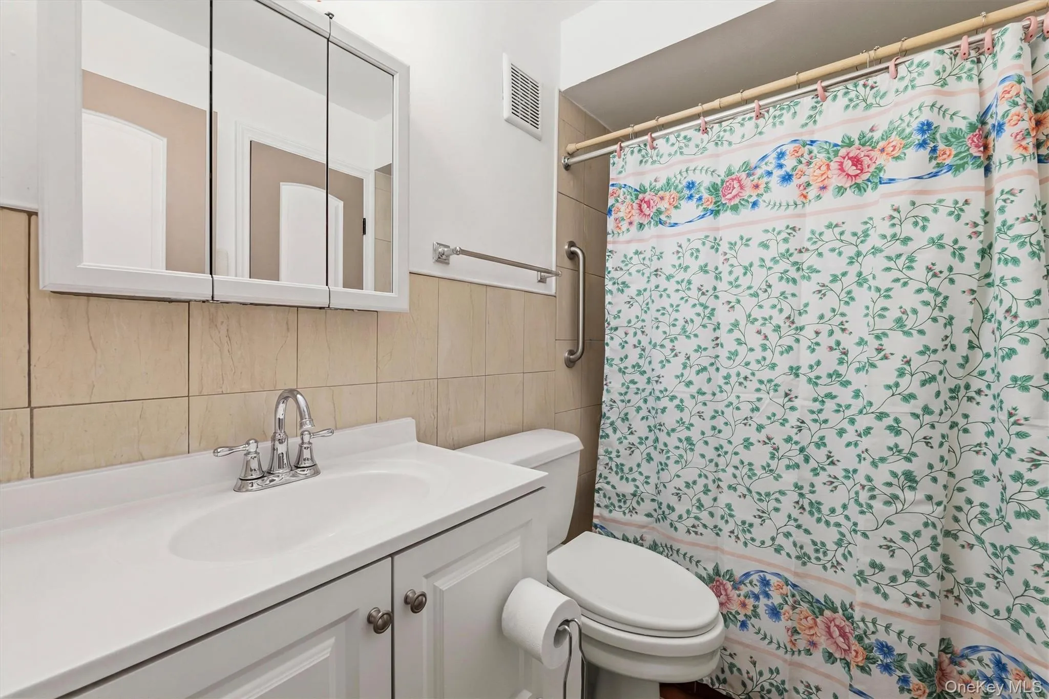 820 Leland Avenue, New York, NY, 2 Bedrooms Bedrooms, 5 Rooms Rooms,1 BathroomBathrooms,Residential,For Rent,Leland,0,1016724 820 Leland Avenue, New York, NY, 2 Bedrooms Bedrooms, 5 Rooms Rooms,1 BathroomBathrooms,Residential,For Rent,Leland,0,1016724