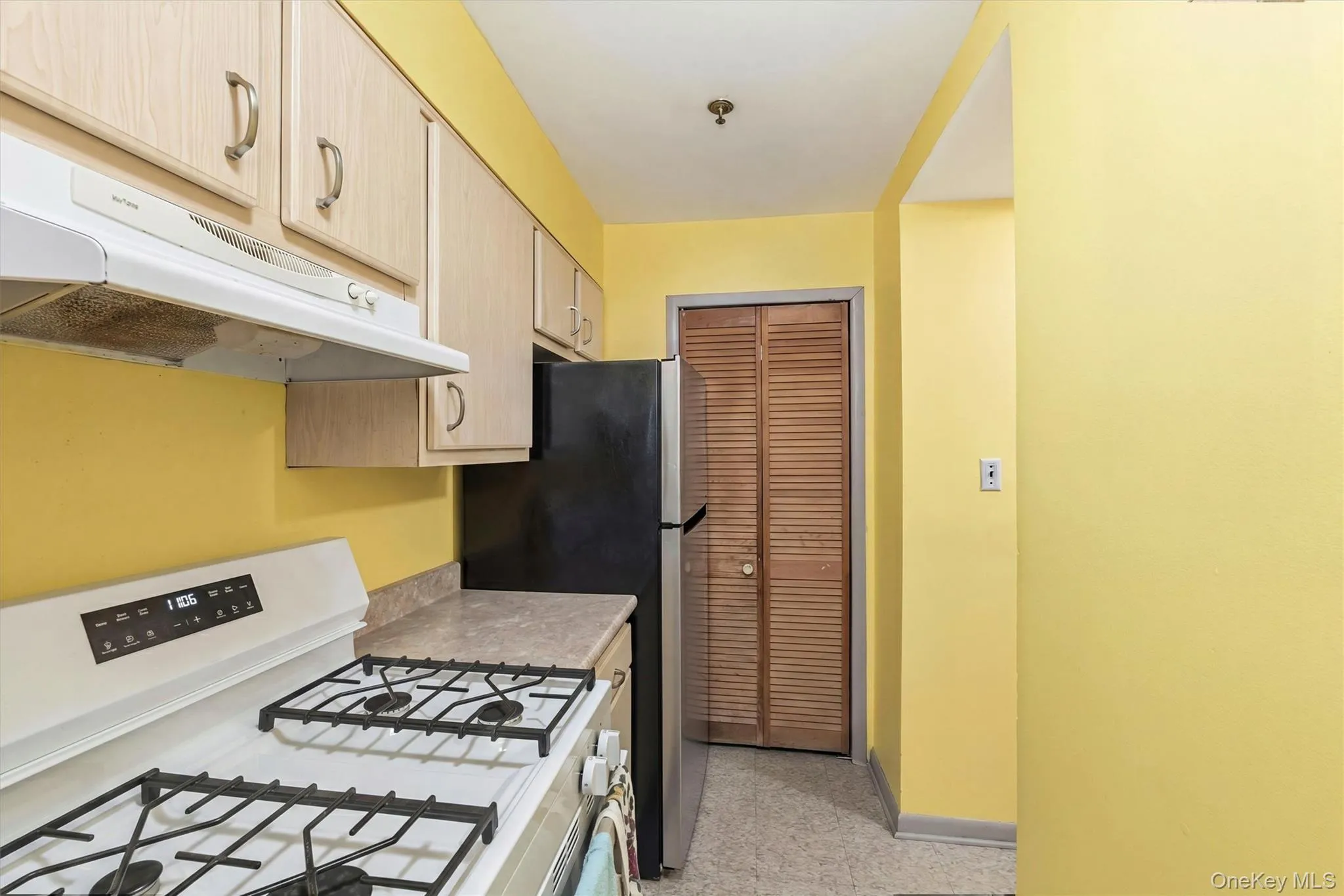 820 Leland Avenue, New York, NY, 2 Bedrooms Bedrooms, 5 Rooms Rooms,1 BathroomBathrooms,Residential,For Rent,Leland,0,1016724 820 Leland Avenue, New York, NY, 2 Bedrooms Bedrooms, 5 Rooms Rooms,1 BathroomBathrooms,Residential,For Rent,Leland,0,1016724