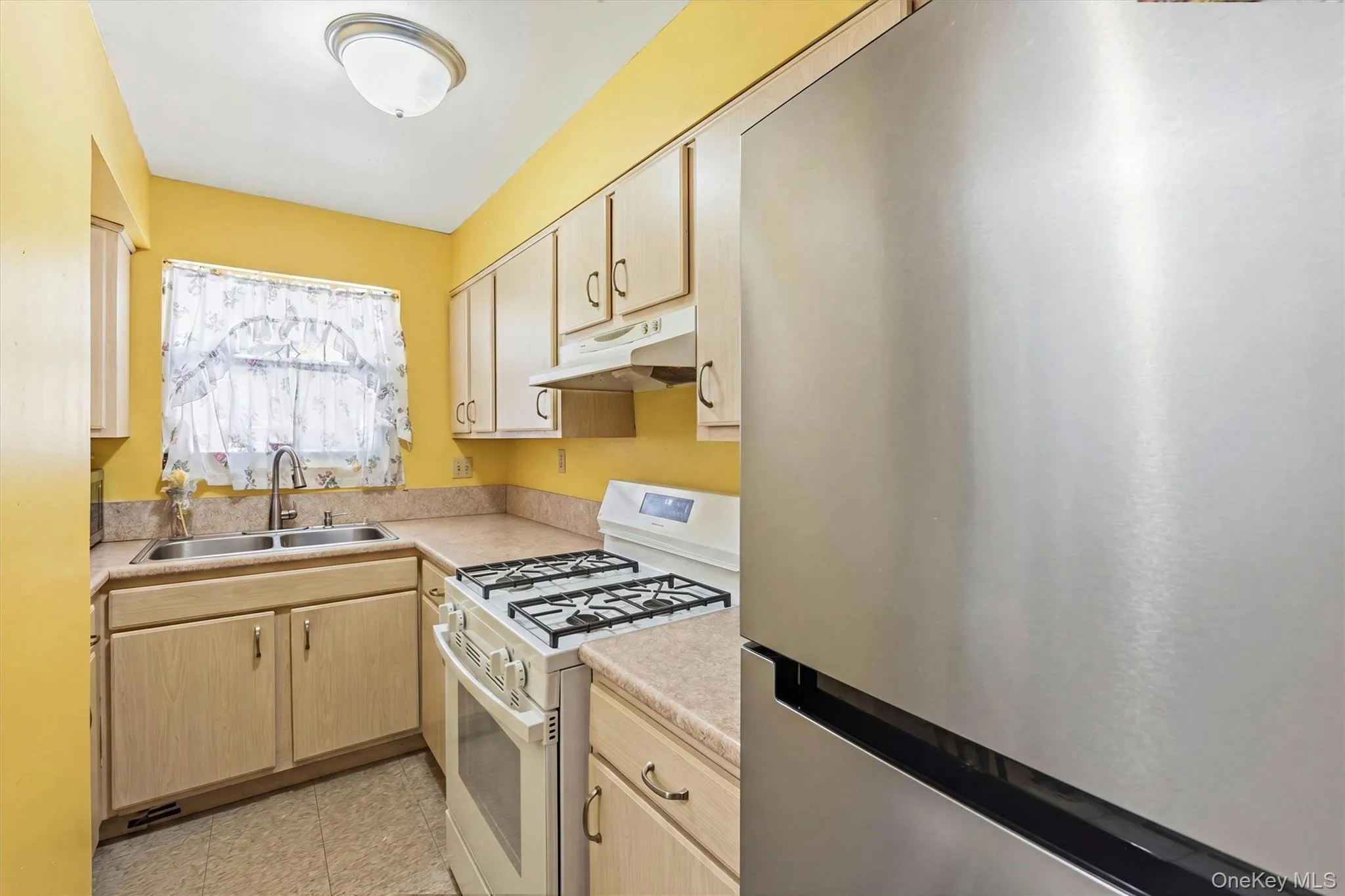 820 Leland Avenue, New York, NY, 2 Bedrooms Bedrooms, 5 Rooms Rooms,1 BathroomBathrooms,Residential,For Rent,Leland,0,1016724 820 Leland Avenue, New York, NY, 2 Bedrooms Bedrooms, 5 Rooms Rooms,1 BathroomBathrooms,Residential,For Rent,Leland,0,1016724