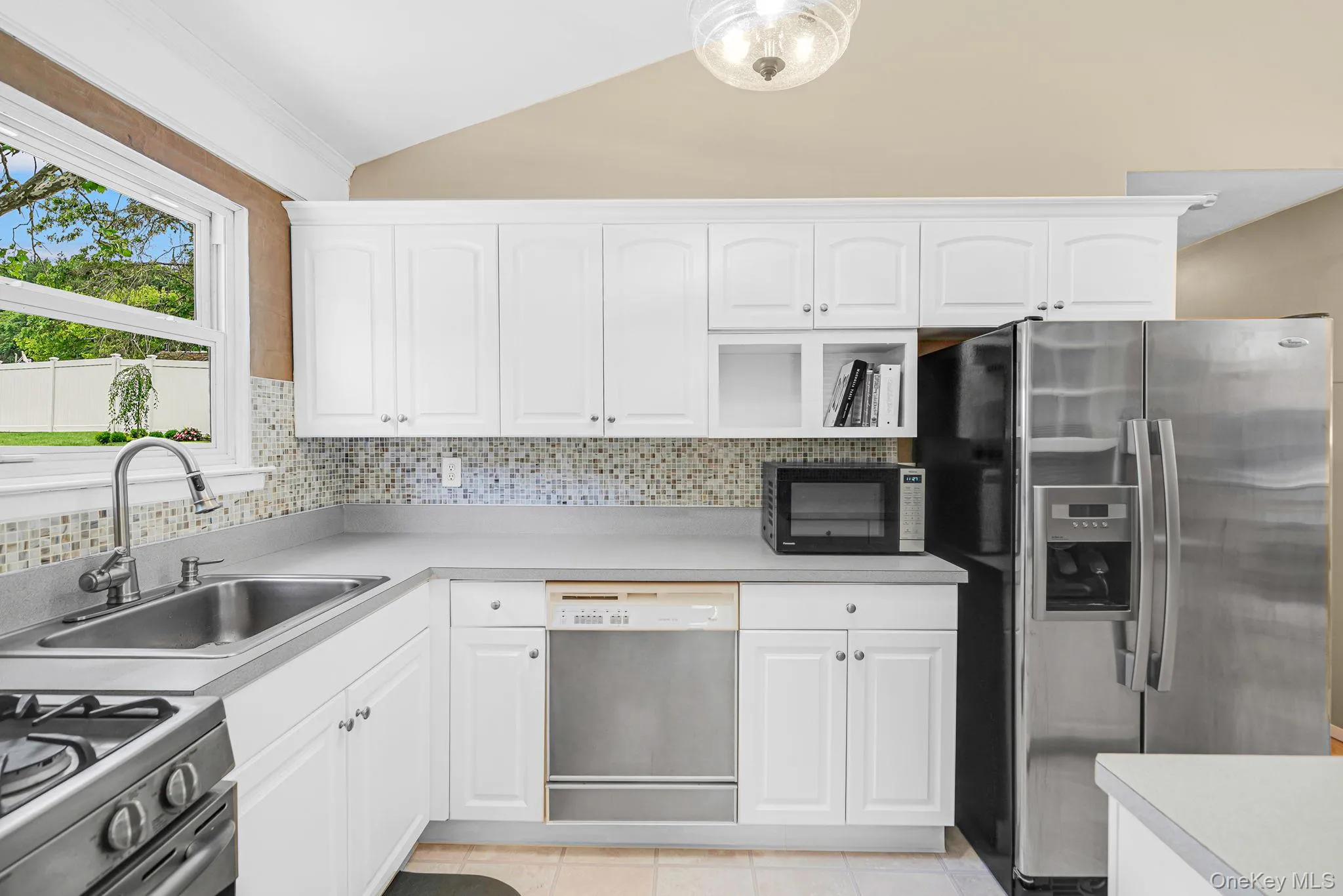 46 Longfellow Drive, Smithtown, NY, 3 Bedrooms Bedrooms, 7 Rooms Rooms,1 BathroomBathrooms,Residential,For Rent,Longfellow,0,KEY1016727 46 Longfellow Drive, Smithtown, NY, 3 Bedrooms Bedrooms, 7 Rooms Rooms,1 BathroomBathrooms,Residential,For Rent,Longfellow,0,KEY1016727
