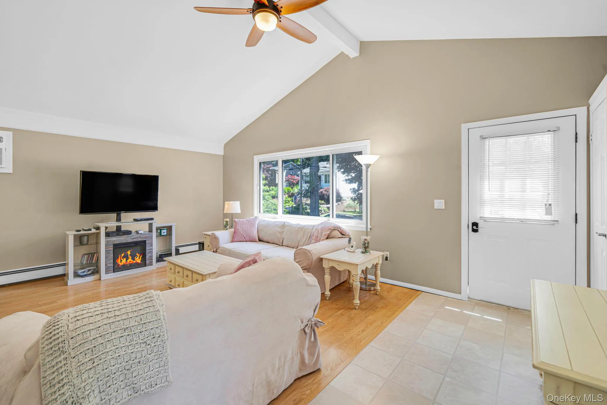 46 Longfellow Drive, Smithtown, NY, 3 Bedrooms Bedrooms, 7 Rooms Rooms,1 BathroomBathrooms,Residential,For Rent,Longfellow,0,KEY1016727 46 Longfellow Drive, Smithtown, NY, 3 Bedrooms Bedrooms, 7 Rooms Rooms,1 BathroomBathrooms,Residential,For Rent,Longfellow,0,KEY1016727