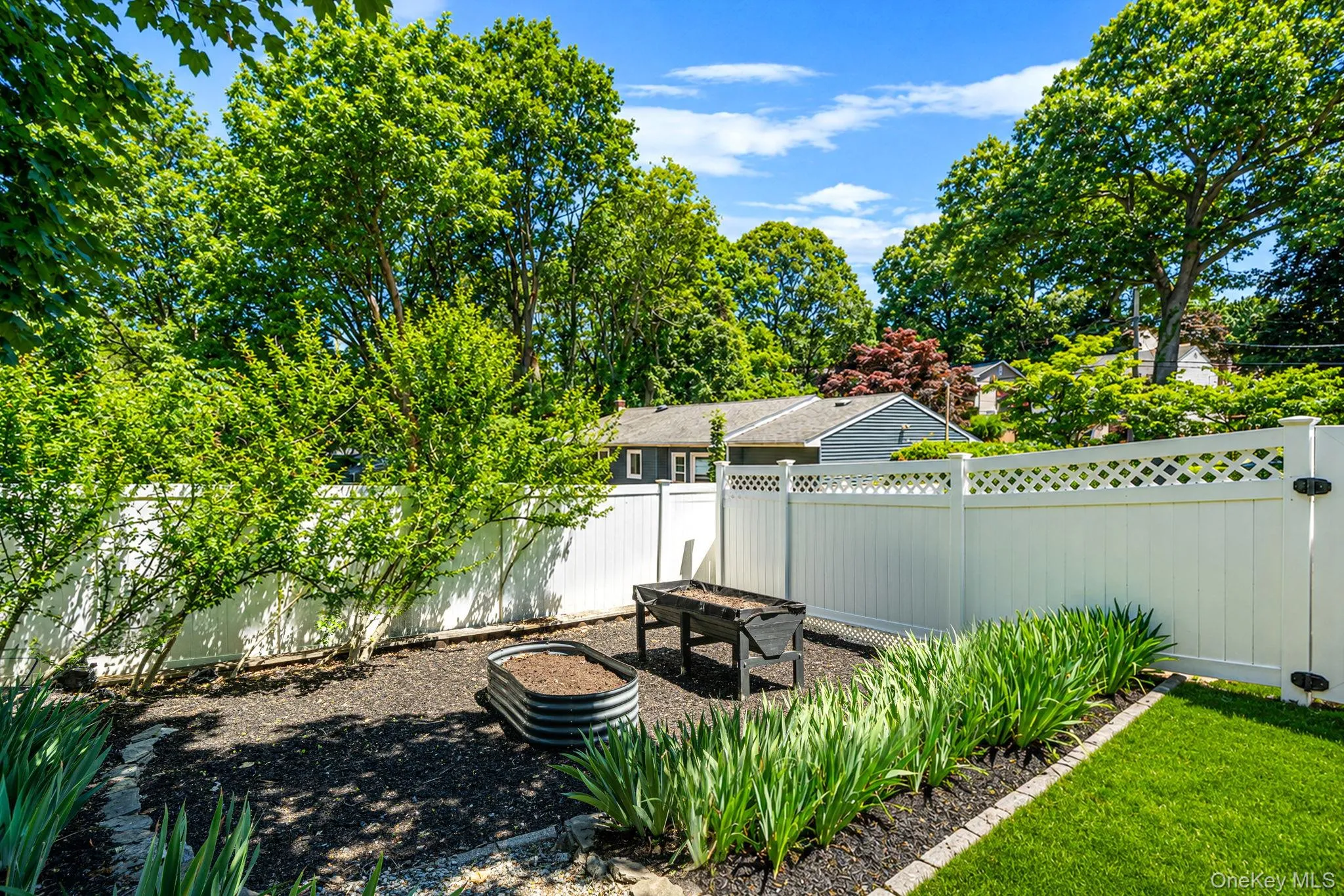 46 Longfellow Drive, Smithtown, NY, 3 Bedrooms Bedrooms, 7 Rooms Rooms,1 BathroomBathrooms,Residential,For Rent,Longfellow,0,KEY1016727 46 Longfellow Drive, Smithtown, NY, 3 Bedrooms Bedrooms, 7 Rooms Rooms,1 BathroomBathrooms,Residential,For Rent,Longfellow,0,KEY1016727