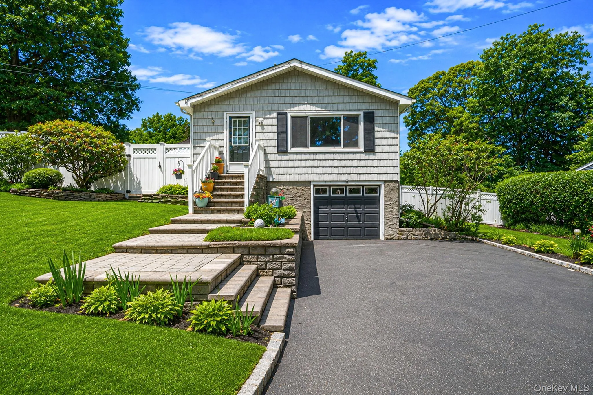 46 Longfellow Drive, Smithtown, NY, 3 Bedrooms Bedrooms, 7 Rooms Rooms,1 BathroomBathrooms,Residential,For Rent,Longfellow,0,KEY1016727 46 Longfellow Drive, Smithtown, NY, 3 Bedrooms Bedrooms, 7 Rooms Rooms,1 BathroomBathrooms,Residential,For Rent,Longfellow,0,KEY1016727