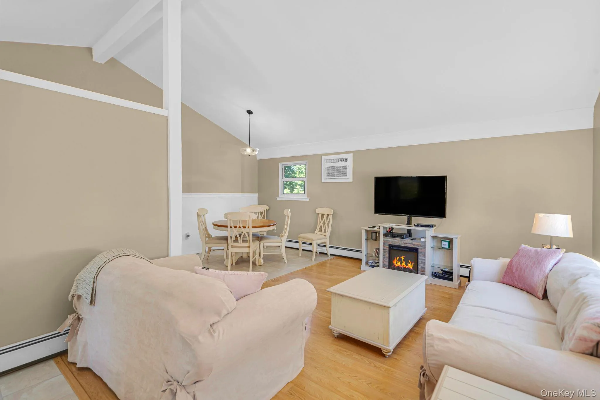 46 Longfellow Drive, Smithtown, NY, 3 Bedrooms Bedrooms, 7 Rooms Rooms,1 BathroomBathrooms,Residential,For Rent,Longfellow,0,KEY1016727 46 Longfellow Drive, Smithtown, NY, 3 Bedrooms Bedrooms, 7 Rooms Rooms,1 BathroomBathrooms,Residential,For Rent,Longfellow,0,KEY1016727