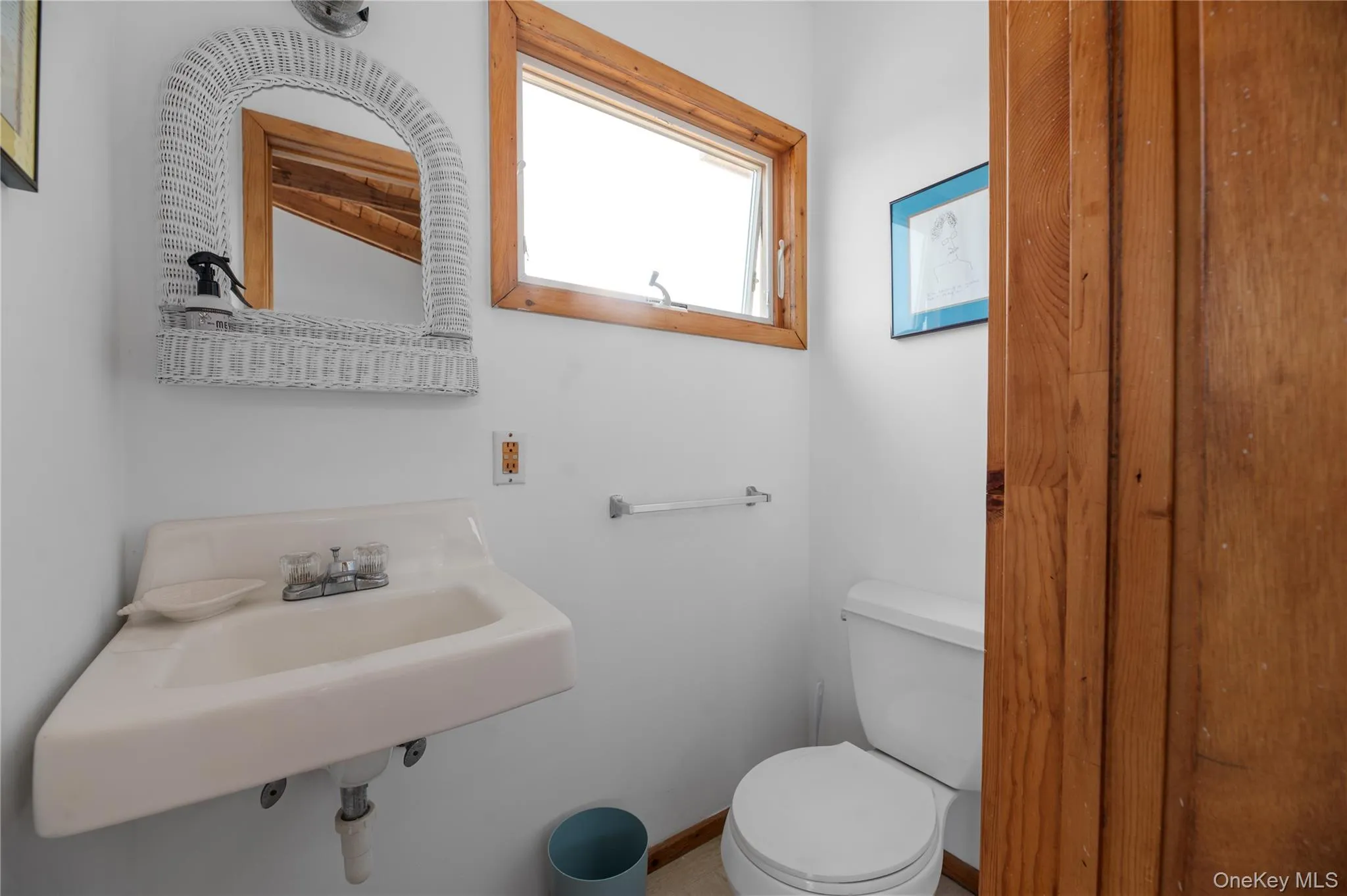 58 Gale Avenue, Islip, NY, 5 Bedrooms Bedrooms, 6 Rooms Rooms,1 BathroomBathrooms,Residential,For Rent,Gale,0,1016728 58 Gale Avenue, Islip, NY, 5 Bedrooms Bedrooms, 6 Rooms Rooms,1 BathroomBathrooms,Residential,For Rent,Gale,0,1016728