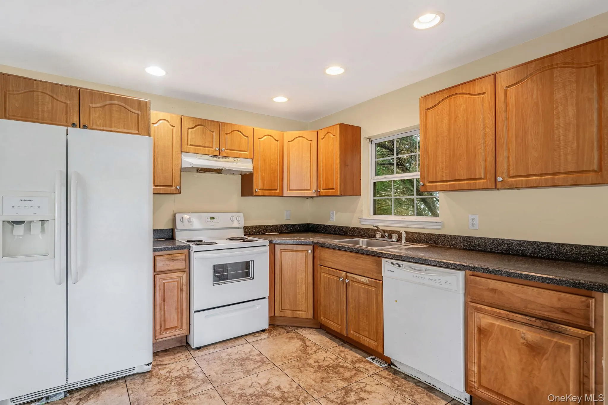 86 Eleanor Avenue, Brookhaven, NY, 3 Bedrooms Bedrooms, 6 Rooms Rooms,2 BathroomsBathrooms,Residential,For Rent,Eleanor,0,1016733 86 Eleanor Avenue, Brookhaven, NY, 3 Bedrooms Bedrooms, 6 Rooms Rooms,2 BathroomsBathrooms,Residential,For Rent,Eleanor,0,1016733