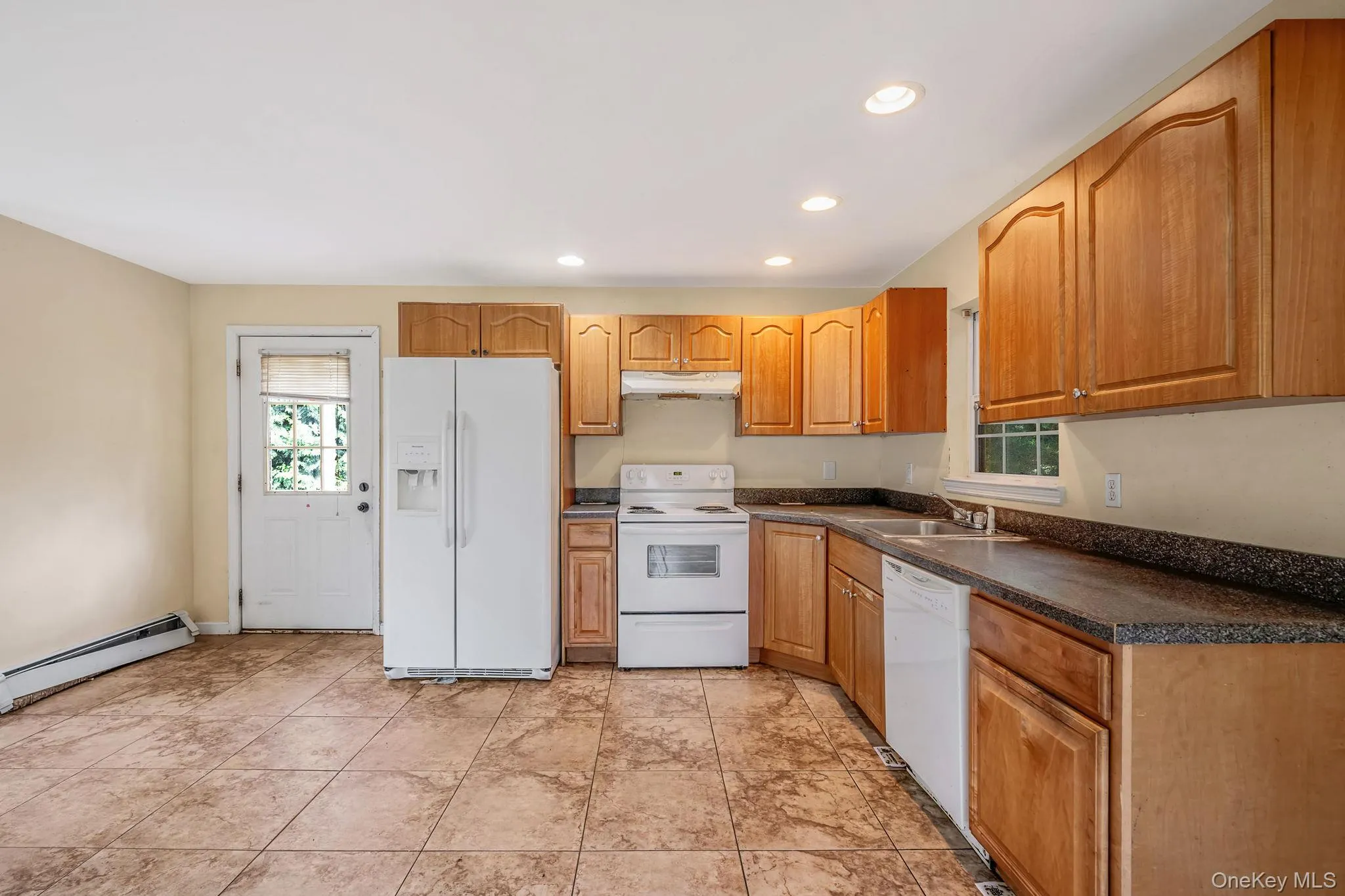 86 Eleanor Avenue, Brookhaven, NY, 3 Bedrooms Bedrooms, 6 Rooms Rooms,2 BathroomsBathrooms,Residential,For Rent,Eleanor,0,1016733 86 Eleanor Avenue, Brookhaven, NY, 3 Bedrooms Bedrooms, 6 Rooms Rooms,2 BathroomsBathrooms,Residential,For Rent,Eleanor,0,1016733