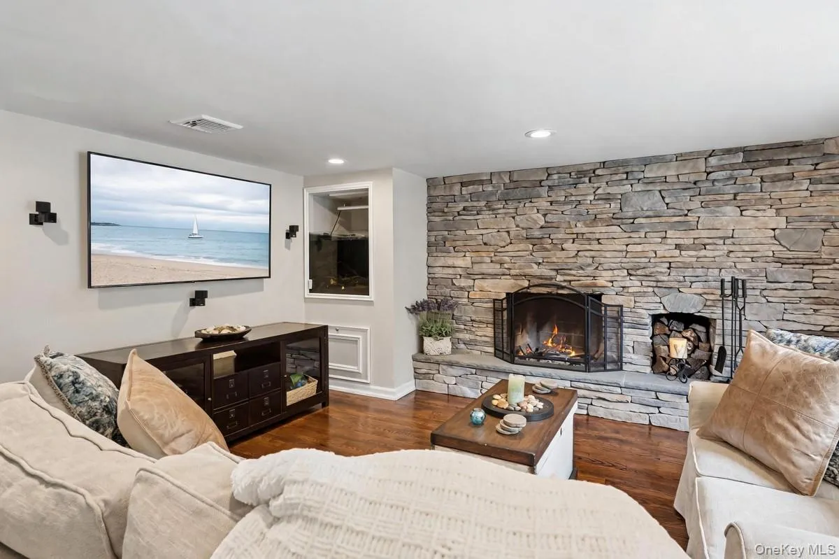 1 Ryan Court, Oyster Bay, NY, 4 Bedrooms Bedrooms, 7 Rooms Rooms,2 BathroomsBathrooms,Residential,For Rent,Ryan,0,1016734 1 Ryan Court, Oyster Bay, NY, 4 Bedrooms Bedrooms, 7 Rooms Rooms,2 BathroomsBathrooms,Residential,For Rent,Ryan,0,1016734