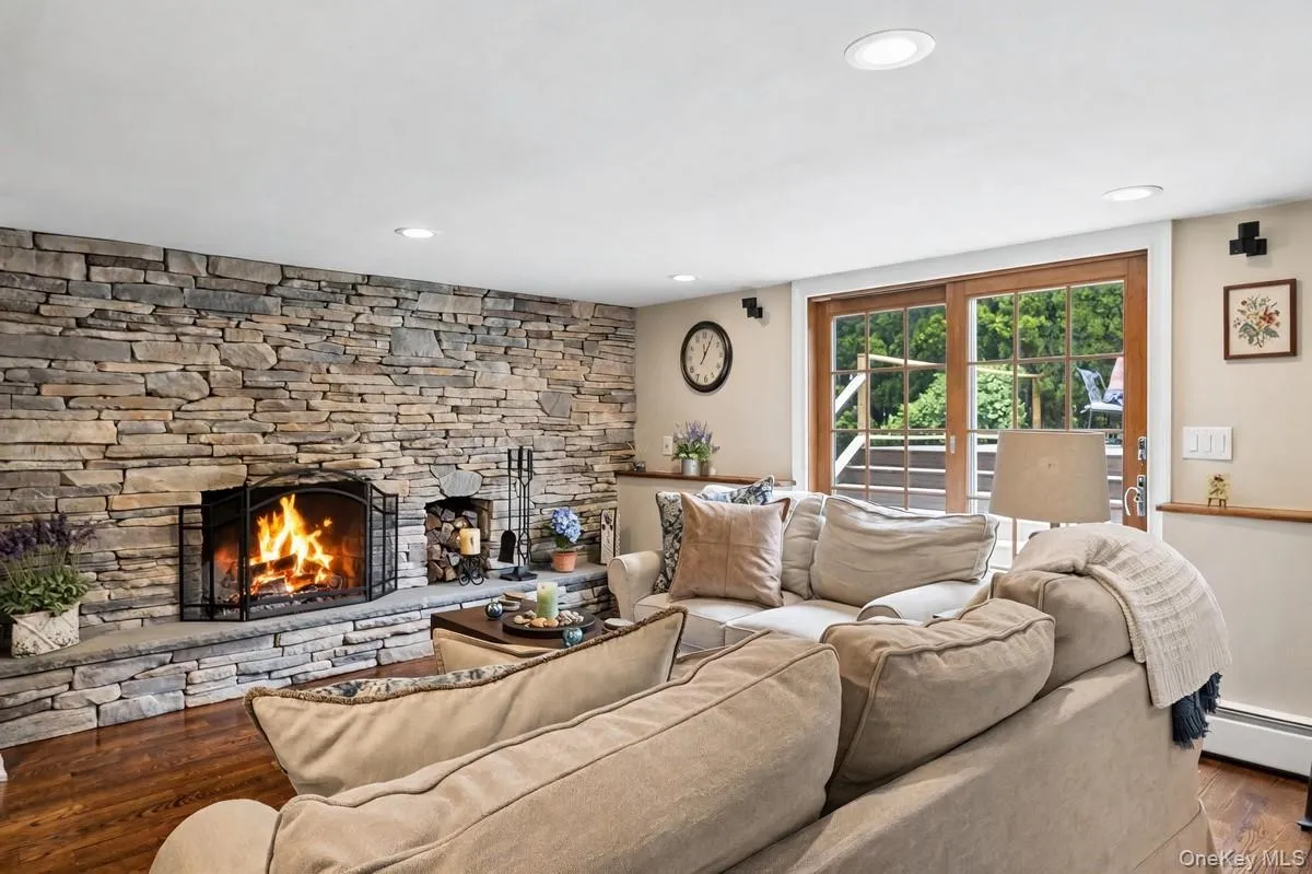 1 Ryan Court, Oyster Bay, NY, 4 Bedrooms Bedrooms, 7 Rooms Rooms,2 BathroomsBathrooms,Residential,For Rent,Ryan,0,1016734 1 Ryan Court, Oyster Bay, NY, 4 Bedrooms Bedrooms, 7 Rooms Rooms,2 BathroomsBathrooms,Residential,For Rent,Ryan,0,1016734