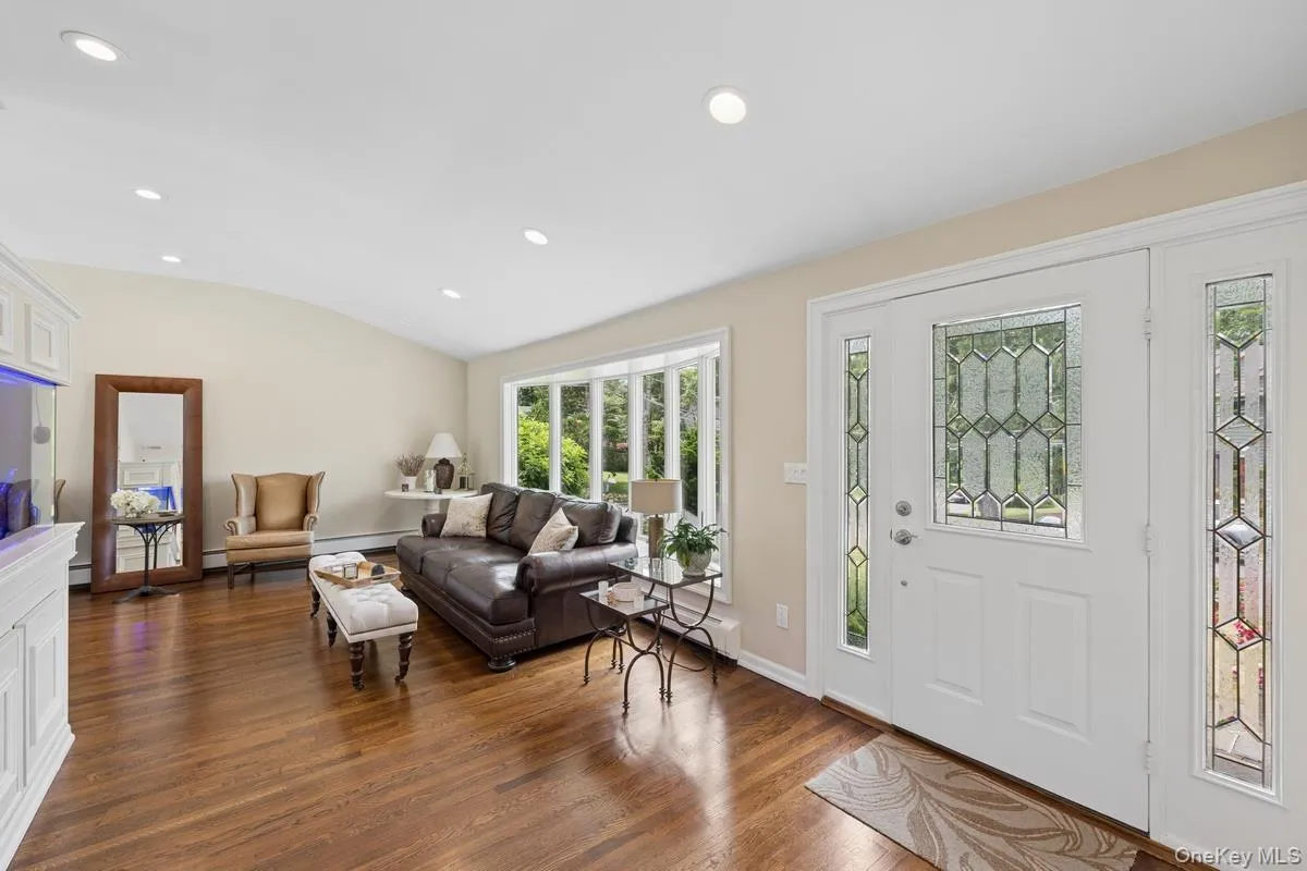 1 Ryan Court, Oyster Bay, NY, 4 Bedrooms Bedrooms, 7 Rooms Rooms,2 BathroomsBathrooms,Residential,For Rent,Ryan,0,1016734 1 Ryan Court, Oyster Bay, NY, 4 Bedrooms Bedrooms, 7 Rooms Rooms,2 BathroomsBathrooms,Residential,For Rent,Ryan,0,1016734