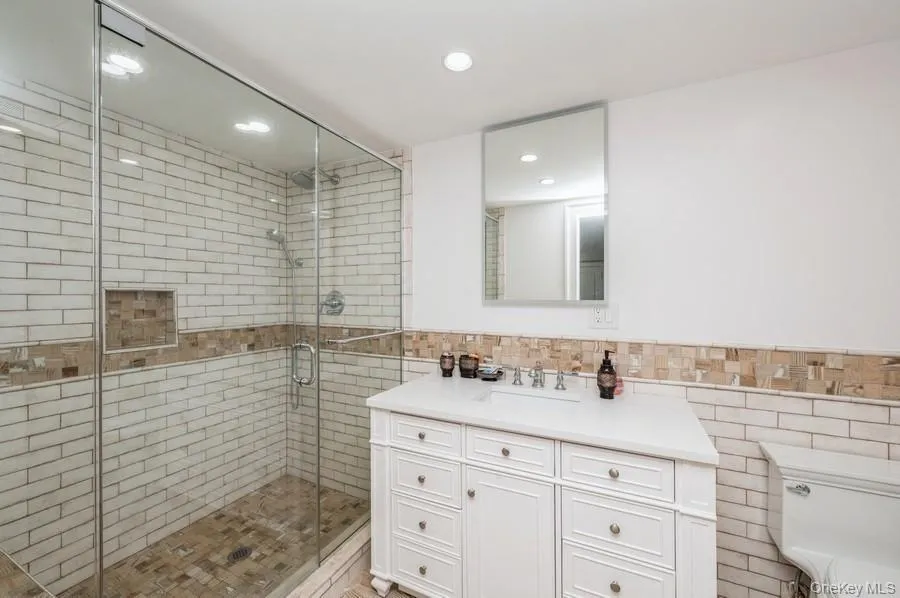 176 Townsend Avenue, Pelham, NY, 4 Bedrooms Bedrooms, 10 Rooms Rooms,3 BathroomsBathrooms,Residential Lease,For Rent,Townsend,0,1016741 176 Townsend Avenue, Pelham, NY, 4 Bedrooms Bedrooms, 10 Rooms Rooms,3 BathroomsBathrooms,Residential Lease,For Rent,Townsend,0,1016741