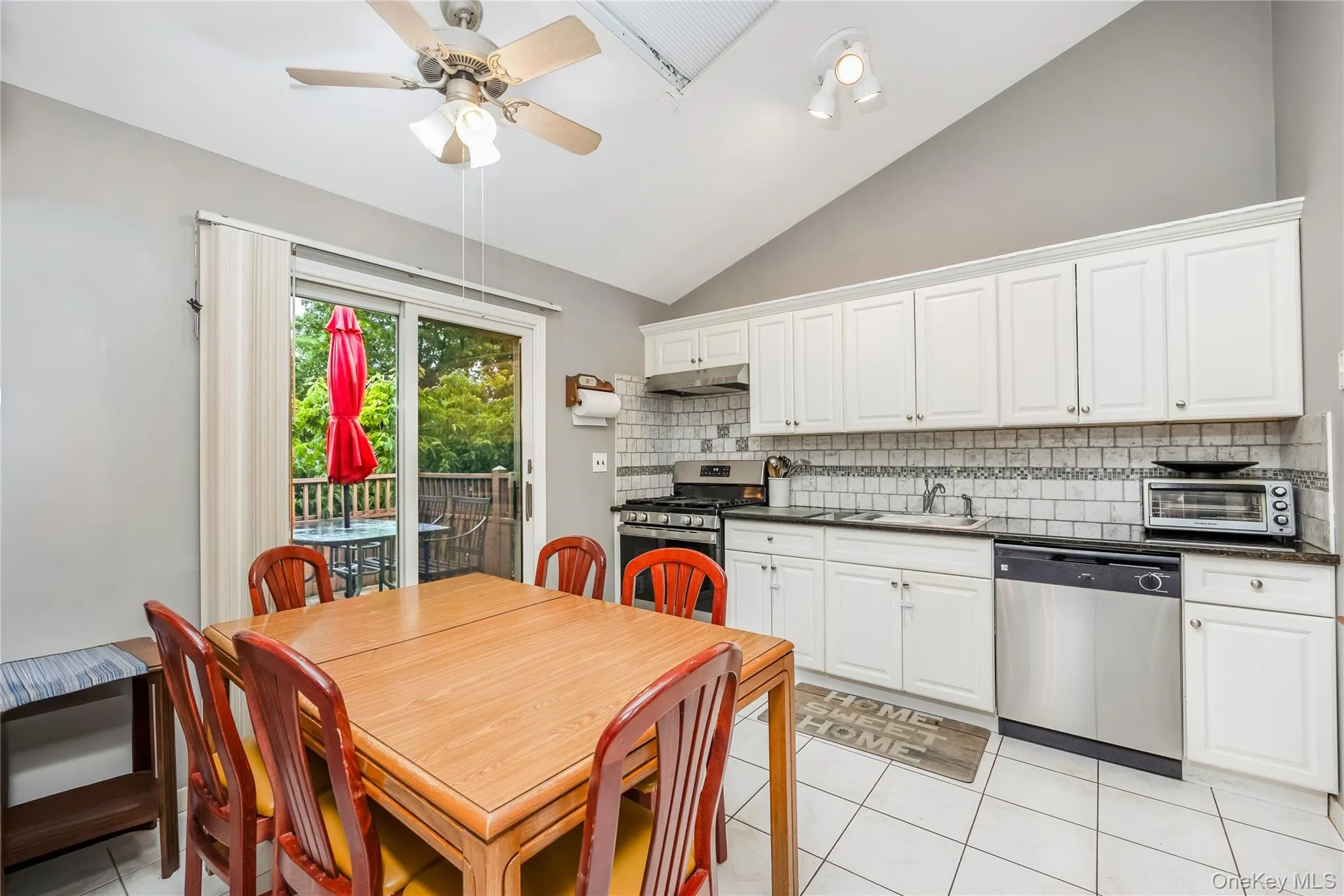 26 Block Terrace, Oyster Bay, NY, 4 Bedrooms Bedrooms, 9 Rooms Rooms,3 BathroomsBathrooms,Residential,For Rent,Block,0,KEY1016742 26 Block Terrace, Oyster Bay, NY, 4 Bedrooms Bedrooms, 9 Rooms Rooms,3 BathroomsBathrooms,Residential,For Rent,Block,0,KEY1016742