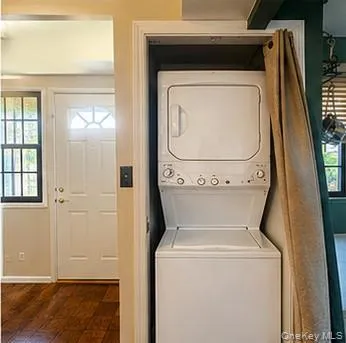 335 Mariners Way, Babylon, NY, 1 Bedroom Bedrooms, 4 Rooms Rooms,1 BathroomBathrooms,Residential,For Rent,Mariners,0,KEY1016744 335 Mariners Way, Babylon, NY, 1 Bedroom Bedrooms, 4 Rooms Rooms,1 BathroomBathrooms,Residential,For Rent,Mariners,0,KEY1016744