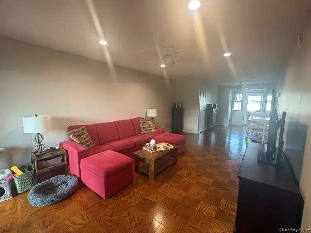 335 Mariners Way, Babylon, NY, 1 Bedroom Bedrooms, 4 Rooms Rooms,1 BathroomBathrooms,Residential,For Rent,Mariners,0,KEY1016744 335 Mariners Way, Babylon, NY, 1 Bedroom Bedrooms, 4 Rooms Rooms,1 BathroomBathrooms,Residential,For Rent,Mariners,0,KEY1016744