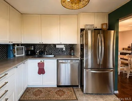 335 Mariners Way, Babylon, NY, 1 Bedroom Bedrooms, 4 Rooms Rooms,1 BathroomBathrooms,Residential,For Rent,Mariners,0,KEY1016744 335 Mariners Way, Babylon, NY, 1 Bedroom Bedrooms, 4 Rooms Rooms,1 BathroomBathrooms,Residential,For Rent,Mariners,0,KEY1016744