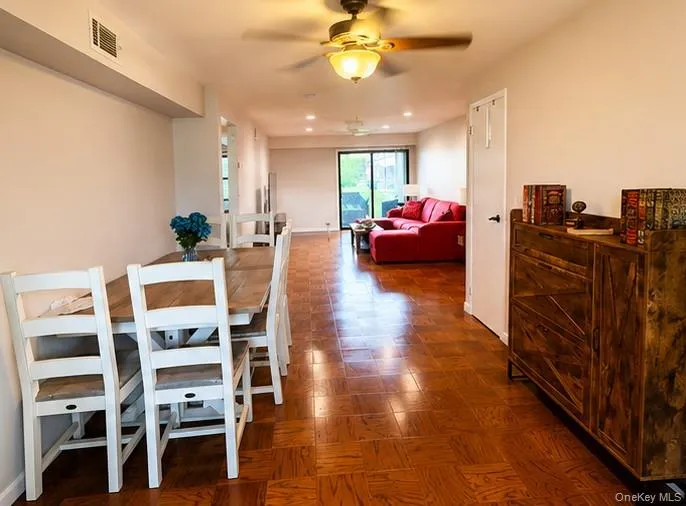 335 Mariners Way, Babylon, NY, 1 Bedroom Bedrooms, 4 Rooms Rooms,1 BathroomBathrooms,Residential,For Rent,Mariners,0,KEY1016744 335 Mariners Way, Babylon, NY, 1 Bedroom Bedrooms, 4 Rooms Rooms,1 BathroomBathrooms,Residential,For Rent,Mariners,0,KEY1016744