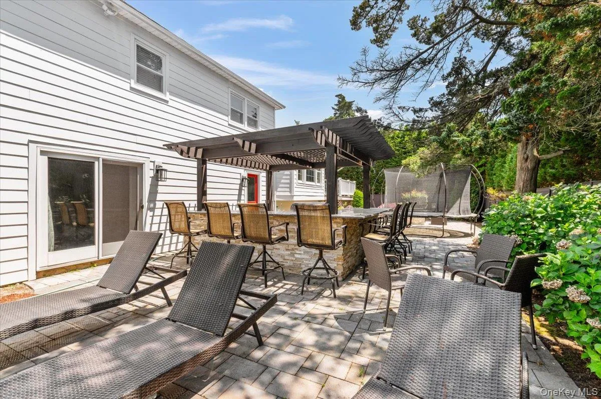 100 Cabot Road, Oyster Bay, NY, 5 Bedrooms Bedrooms, 12 Rooms Rooms,2 BathroomsBathrooms,Residential,For Rent,Cabot,0,KEY1016749 100 Cabot Road, Oyster Bay, NY, 5 Bedrooms Bedrooms, 12 Rooms Rooms,2 BathroomsBathrooms,Residential,For Rent,Cabot,0,KEY1016749