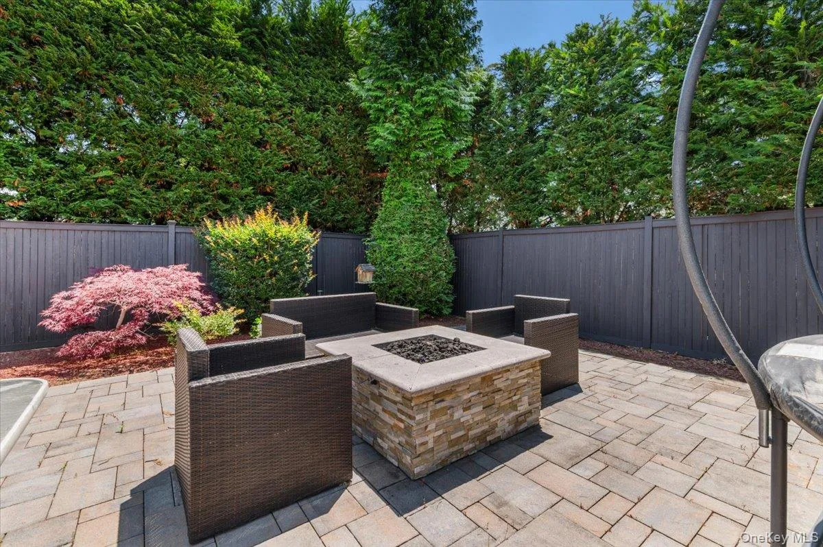 100 Cabot Road, Oyster Bay, NY, 5 Bedrooms Bedrooms, 12 Rooms Rooms,2 BathroomsBathrooms,Residential,For Rent,Cabot,0,KEY1016749 100 Cabot Road, Oyster Bay, NY, 5 Bedrooms Bedrooms, 12 Rooms Rooms,2 BathroomsBathrooms,Residential,For Rent,Cabot,0,KEY1016749