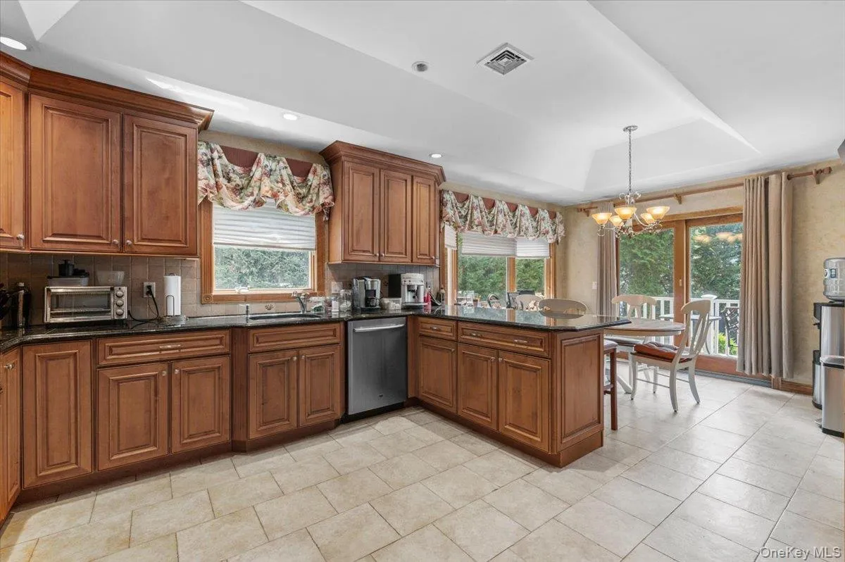 100 Cabot Road, Oyster Bay, NY, 5 Bedrooms Bedrooms, 12 Rooms Rooms,2 BathroomsBathrooms,Residential,For Rent,Cabot,0,KEY1016749 100 Cabot Road, Oyster Bay, NY, 5 Bedrooms Bedrooms, 12 Rooms Rooms,2 BathroomsBathrooms,Residential,For Rent,Cabot,0,KEY1016749