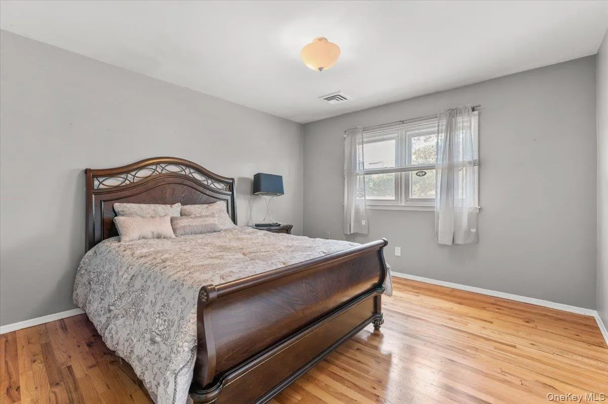 100 Cabot Road, Oyster Bay, NY, 5 Bedrooms Bedrooms, 12 Rooms Rooms,2 BathroomsBathrooms,Residential,For Rent,Cabot,0,KEY1016749 100 Cabot Road, Oyster Bay, NY, 5 Bedrooms Bedrooms, 12 Rooms Rooms,2 BathroomsBathrooms,Residential,For Rent,Cabot,0,KEY1016749