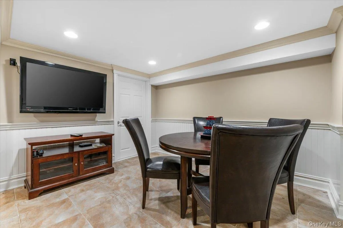 100 Cabot Road, Oyster Bay, NY, 5 Bedrooms Bedrooms, 12 Rooms Rooms,2 BathroomsBathrooms,Residential,For Rent,Cabot,0,KEY1016749 100 Cabot Road, Oyster Bay, NY, 5 Bedrooms Bedrooms, 12 Rooms Rooms,2 BathroomsBathrooms,Residential,For Rent,Cabot,0,KEY1016749