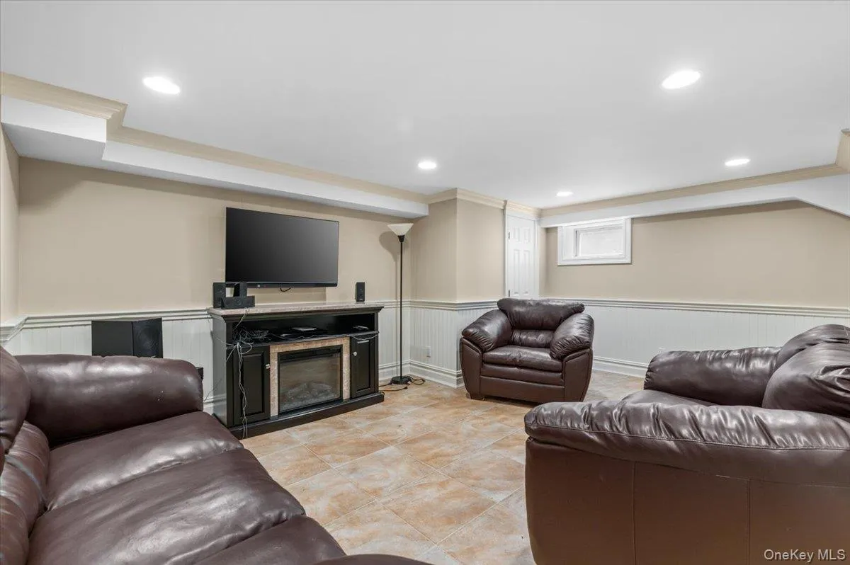 100 Cabot Road, Oyster Bay, NY, 5 Bedrooms Bedrooms, 12 Rooms Rooms,2 BathroomsBathrooms,Residential,For Rent,Cabot,0,KEY1016749 100 Cabot Road, Oyster Bay, NY, 5 Bedrooms Bedrooms, 12 Rooms Rooms,2 BathroomsBathrooms,Residential,For Rent,Cabot,0,KEY1016749