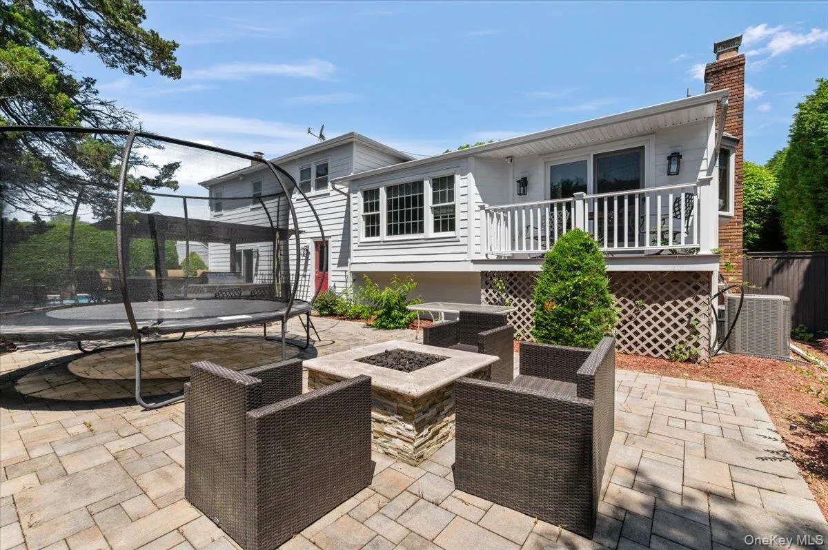 100 Cabot Road, Oyster Bay, NY, 5 Bedrooms Bedrooms, 12 Rooms Rooms,2 BathroomsBathrooms,Residential,For Rent,Cabot,0,KEY1016749 100 Cabot Road, Oyster Bay, NY, 5 Bedrooms Bedrooms, 12 Rooms Rooms,2 BathroomsBathrooms,Residential,For Rent,Cabot,0,KEY1016749