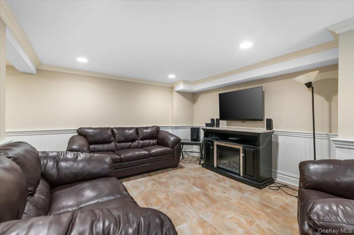 100 Cabot Road, Oyster Bay, NY, 5 Bedrooms Bedrooms, 12 Rooms Rooms,2 BathroomsBathrooms,Residential,For Rent,Cabot,0,KEY1016749 100 Cabot Road, Oyster Bay, NY, 5 Bedrooms Bedrooms, 12 Rooms Rooms,2 BathroomsBathrooms,Residential,For Rent,Cabot,0,KEY1016749