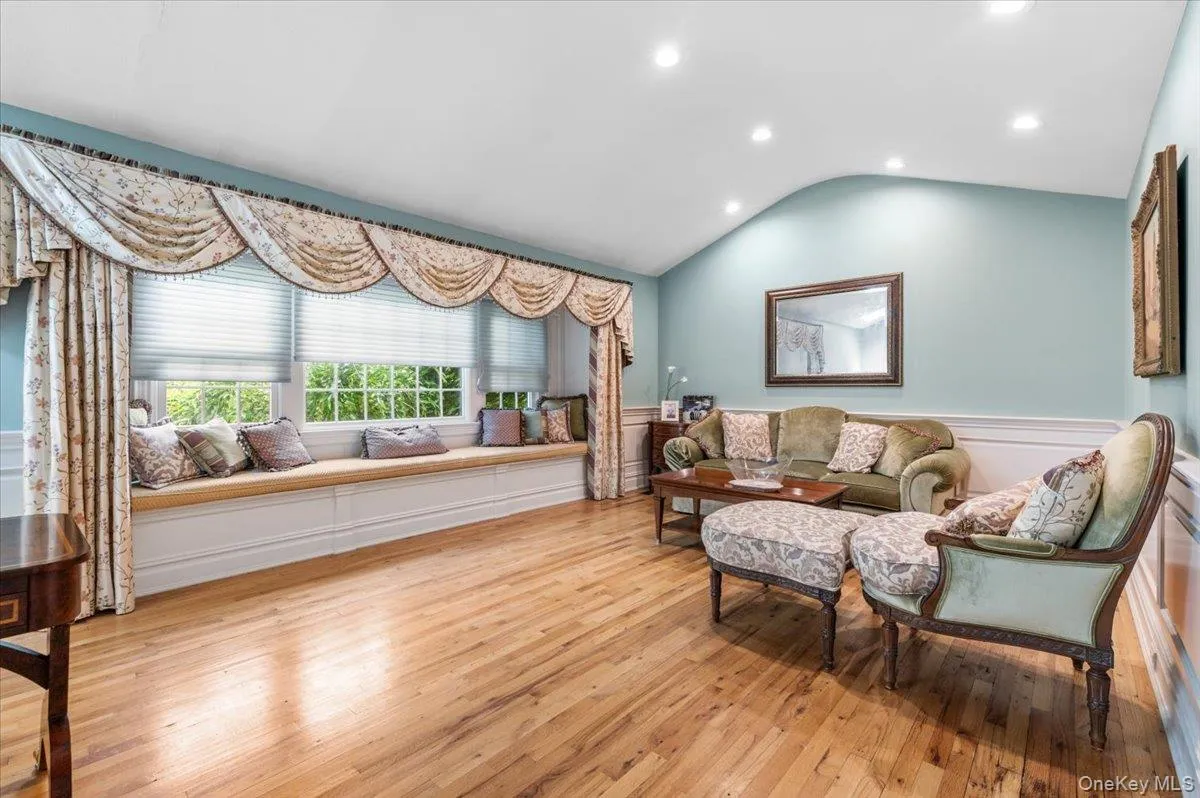 100 Cabot Road, Oyster Bay, NY, 5 Bedrooms Bedrooms, 12 Rooms Rooms,2 BathroomsBathrooms,Residential,For Rent,Cabot,0,KEY1016749 100 Cabot Road, Oyster Bay, NY, 5 Bedrooms Bedrooms, 12 Rooms Rooms,2 BathroomsBathrooms,Residential,For Rent,Cabot,0,KEY1016749