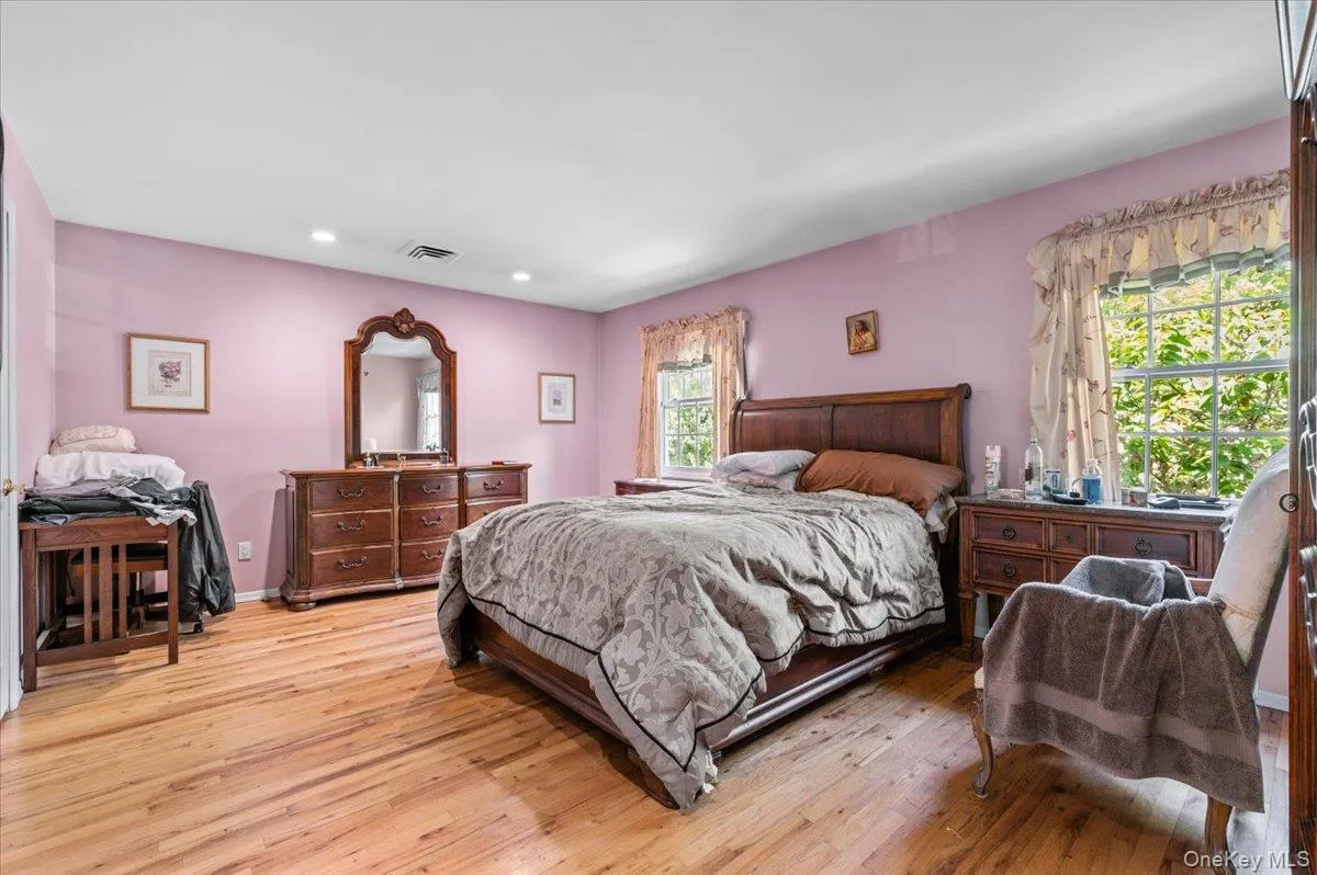 100 Cabot Road, Oyster Bay, NY, 5 Bedrooms Bedrooms, 12 Rooms Rooms,2 BathroomsBathrooms,Residential,For Rent,Cabot,0,KEY1016749 100 Cabot Road, Oyster Bay, NY, 5 Bedrooms Bedrooms, 12 Rooms Rooms,2 BathroomsBathrooms,Residential,For Rent,Cabot,0,KEY1016749