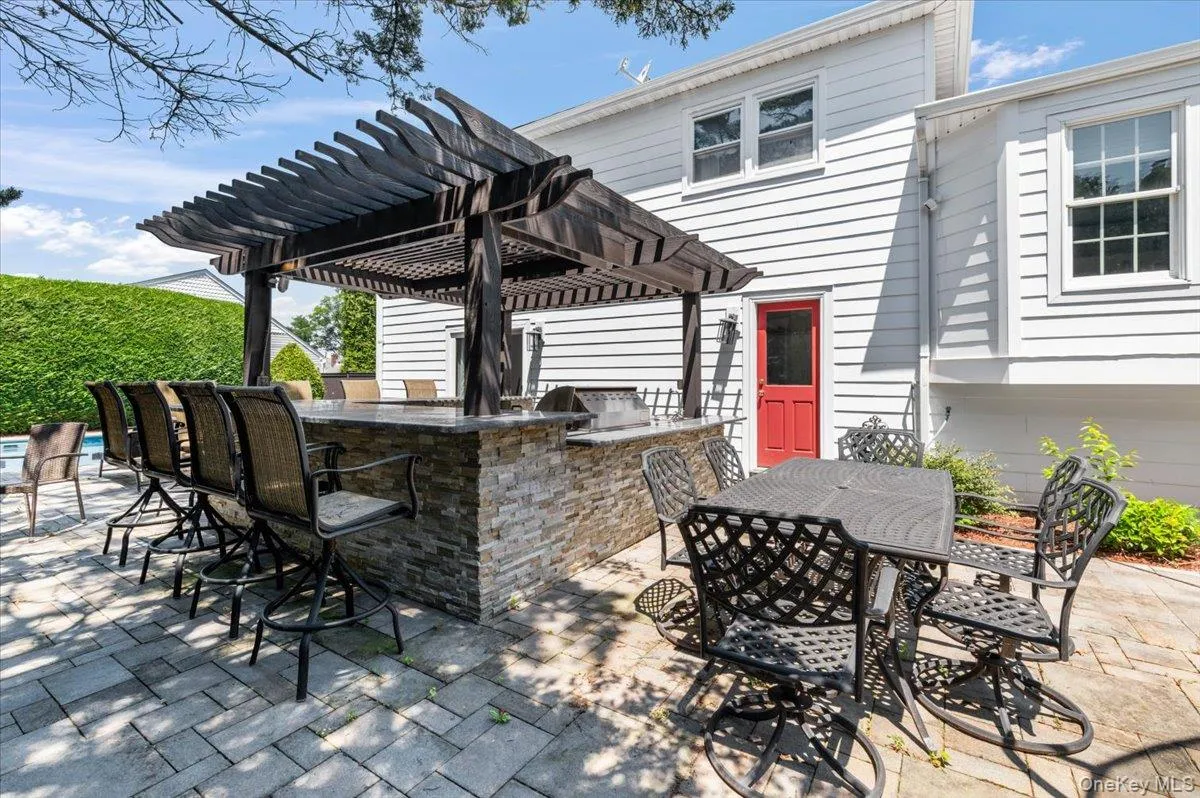 100 Cabot Road, Oyster Bay, NY, 5 Bedrooms Bedrooms, 12 Rooms Rooms,2 BathroomsBathrooms,Residential,For Rent,Cabot,0,KEY1016749 100 Cabot Road, Oyster Bay, NY, 5 Bedrooms Bedrooms, 12 Rooms Rooms,2 BathroomsBathrooms,Residential,For Rent,Cabot,0,KEY1016749
