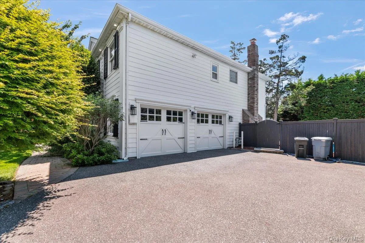 100 Cabot Road, Oyster Bay, NY, 5 Bedrooms Bedrooms, 12 Rooms Rooms,2 BathroomsBathrooms,Residential,For Rent,Cabot,0,KEY1016749 100 Cabot Road, Oyster Bay, NY, 5 Bedrooms Bedrooms, 12 Rooms Rooms,2 BathroomsBathrooms,Residential,For Rent,Cabot,0,KEY1016749