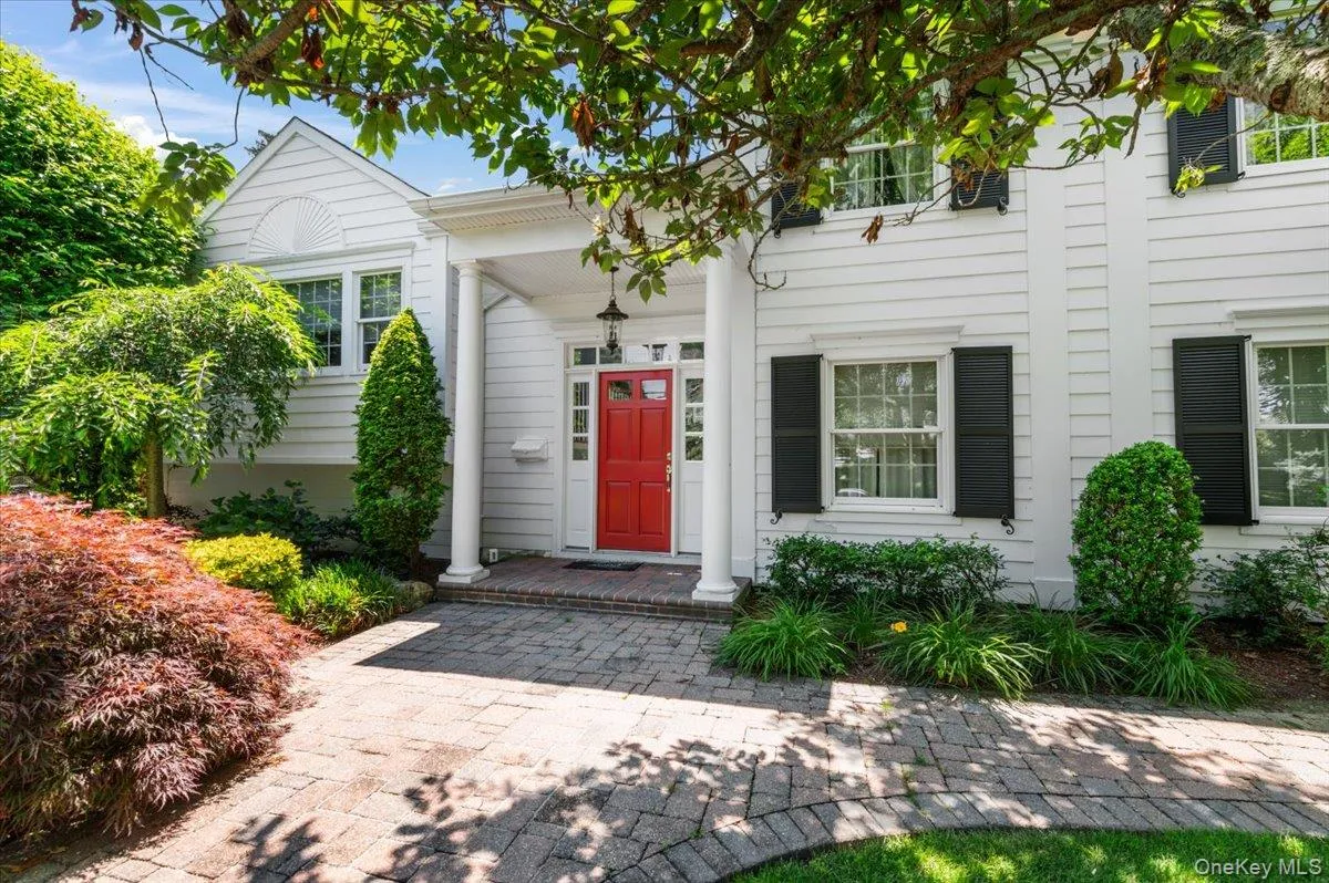 100 Cabot Road, Oyster Bay, NY, 5 Bedrooms Bedrooms, 12 Rooms Rooms,2 BathroomsBathrooms,Residential,For Rent,Cabot,0,KEY1016749 100 Cabot Road, Oyster Bay, NY, 5 Bedrooms Bedrooms, 12 Rooms Rooms,2 BathroomsBathrooms,Residential,For Rent,Cabot,0,KEY1016749