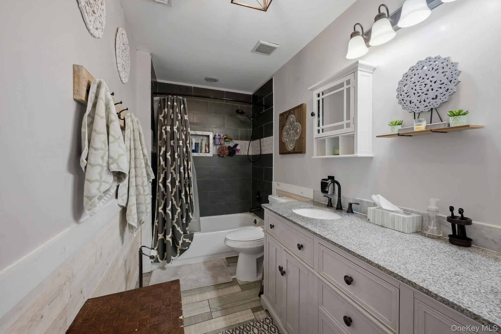 94 Broadlawn Drive, Islip, NY, 2 Bedrooms Bedrooms, 5 Rooms Rooms,1 BathroomBathrooms,Residential,For Rent,Broadlawn,0,1016756 94 Broadlawn Drive, Islip, NY, 2 Bedrooms Bedrooms, 5 Rooms Rooms,1 BathroomBathrooms,Residential,For Rent,Broadlawn,0,1016756