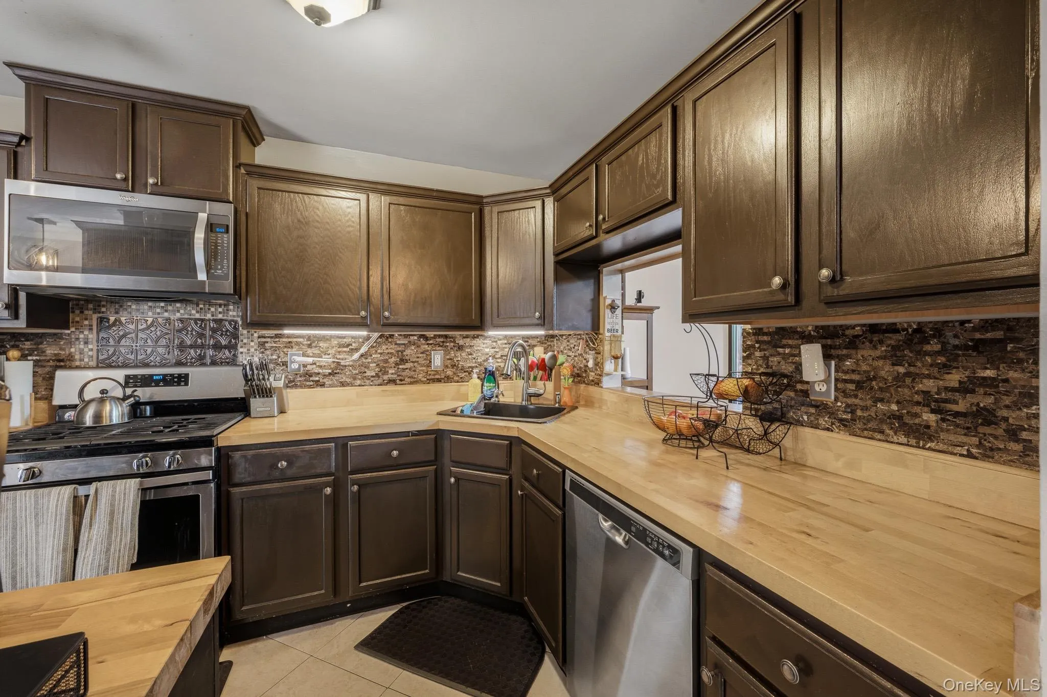 94 Broadlawn Drive, Islip, NY, 2 Bedrooms Bedrooms, 5 Rooms Rooms,1 BathroomBathrooms,Residential,For Rent,Broadlawn,0,1016756 94 Broadlawn Drive, Islip, NY, 2 Bedrooms Bedrooms, 5 Rooms Rooms,1 BathroomBathrooms,Residential,For Rent,Broadlawn,0,1016756