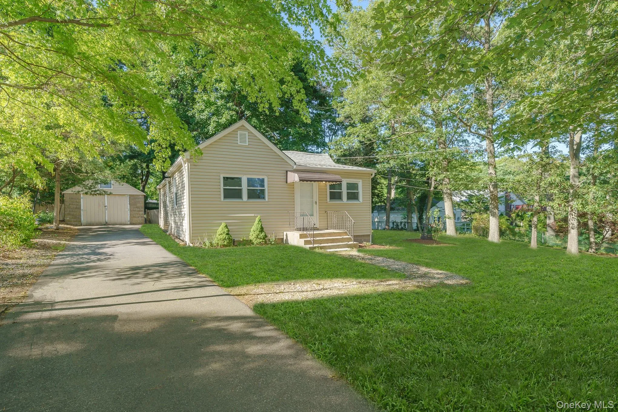 7 Laurelton Avenue, Brookhaven, NY, 3 Bedrooms Bedrooms, 5 Rooms Rooms,1 BathroomBathrooms,Residential,For Rent,Laurelton,0,1016757 7 Laurelton Avenue, Brookhaven, NY, 3 Bedrooms Bedrooms, 5 Rooms Rooms,1 BathroomBathrooms,Residential,For Rent,Laurelton,0,1016757