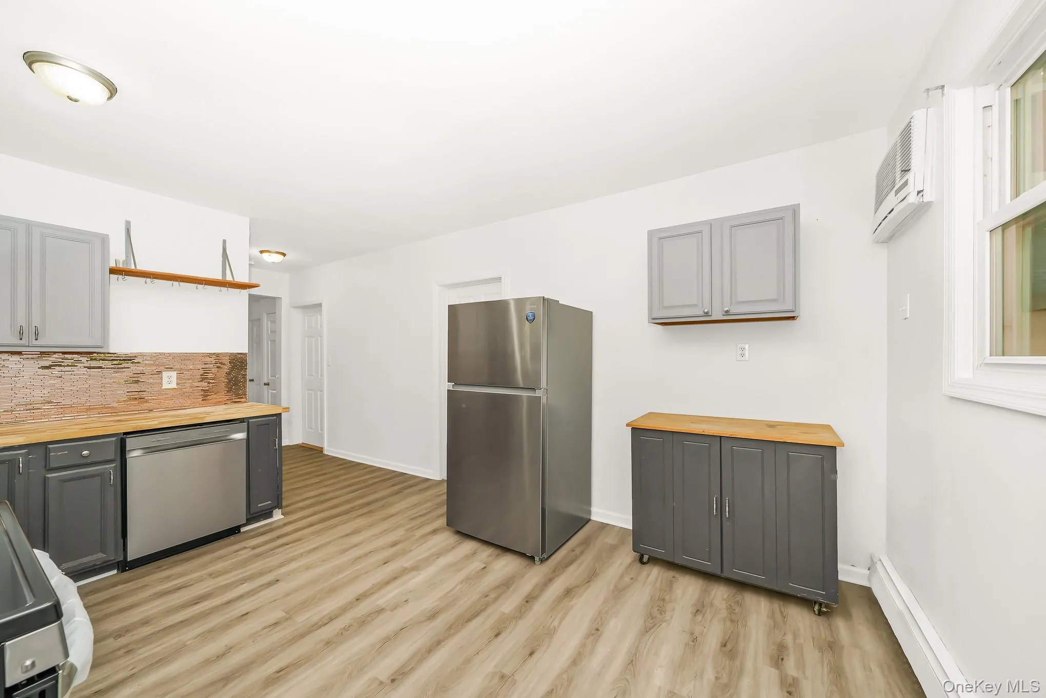 7 Laurelton Avenue, Brookhaven, NY, 3 Bedrooms Bedrooms, 5 Rooms Rooms,1 BathroomBathrooms,Residential,For Rent,Laurelton,0,1016757 7 Laurelton Avenue, Brookhaven, NY, 3 Bedrooms Bedrooms, 5 Rooms Rooms,1 BathroomBathrooms,Residential,For Rent,Laurelton,0,1016757