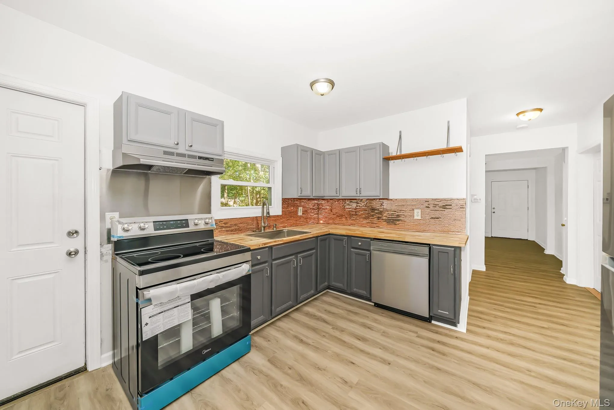 7 Laurelton Avenue, Brookhaven, NY, 3 Bedrooms Bedrooms, 5 Rooms Rooms,1 BathroomBathrooms,Residential,For Rent,Laurelton,0,1016757 7 Laurelton Avenue, Brookhaven, NY, 3 Bedrooms Bedrooms, 5 Rooms Rooms,1 BathroomBathrooms,Residential,For Rent,Laurelton,0,1016757