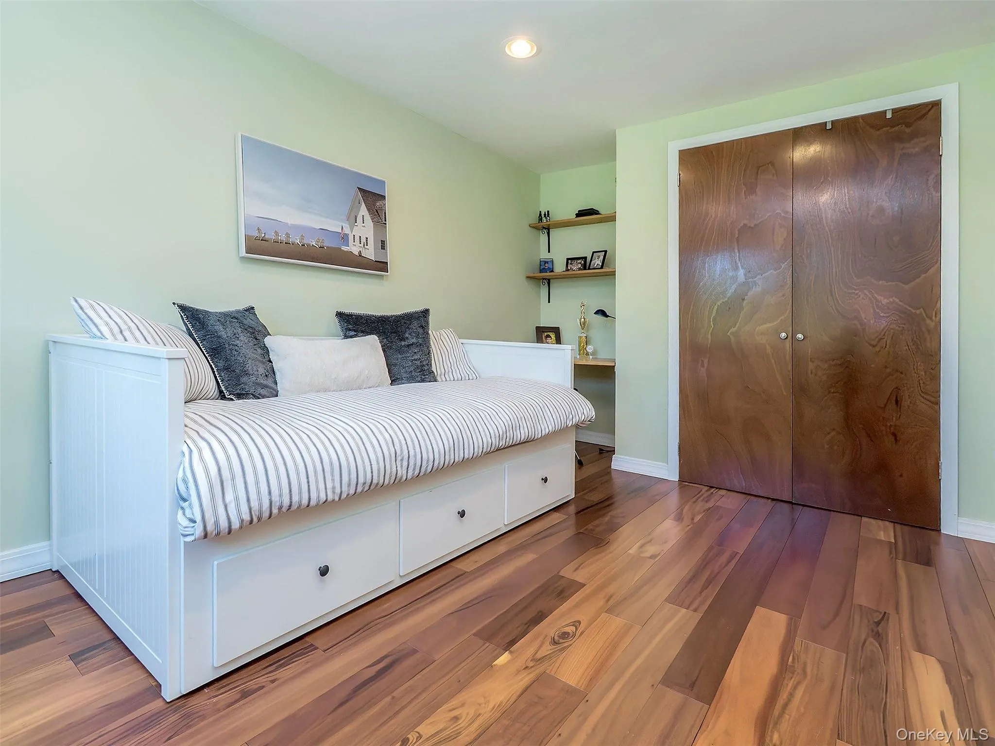 25 Andover Road, North Hempstead, NY, 3 Bedrooms Bedrooms, 7 Rooms Rooms,2 BathroomsBathrooms,Residential,For Rent,Andover,0,KEY1016763 25 Andover Road, North Hempstead, NY, 3 Bedrooms Bedrooms, 7 Rooms Rooms,2 BathroomsBathrooms,Residential,For Rent,Andover,0,KEY1016763