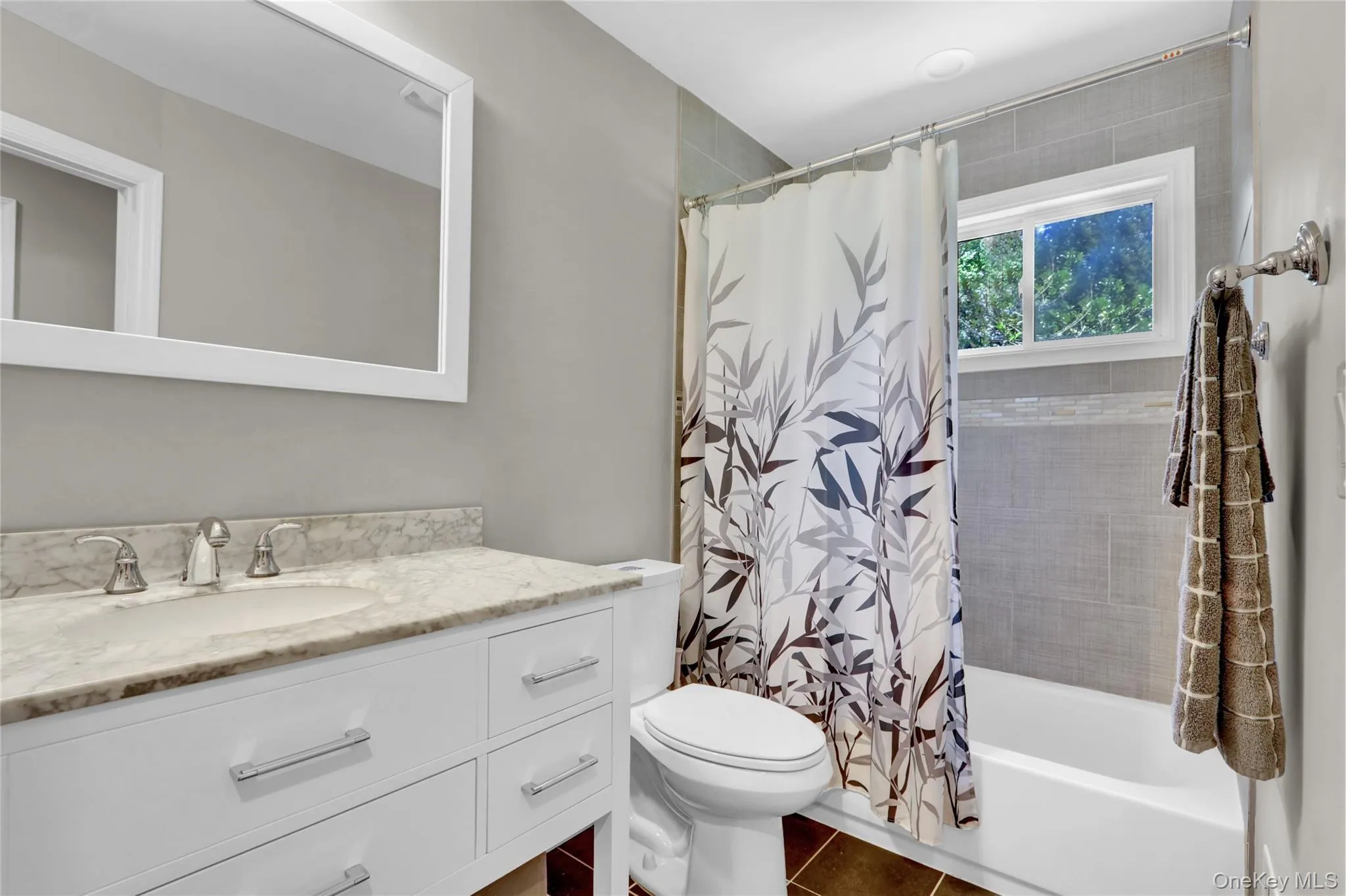 1 Burr Road, Huntington, NY, 4 Bedrooms Bedrooms, 7 Rooms Rooms,2 BathroomsBathrooms,Residential,For Rent,Burr,0,1016769 1 Burr Road, Huntington, NY, 4 Bedrooms Bedrooms, 7 Rooms Rooms,2 BathroomsBathrooms,Residential,For Rent,Burr,0,1016769