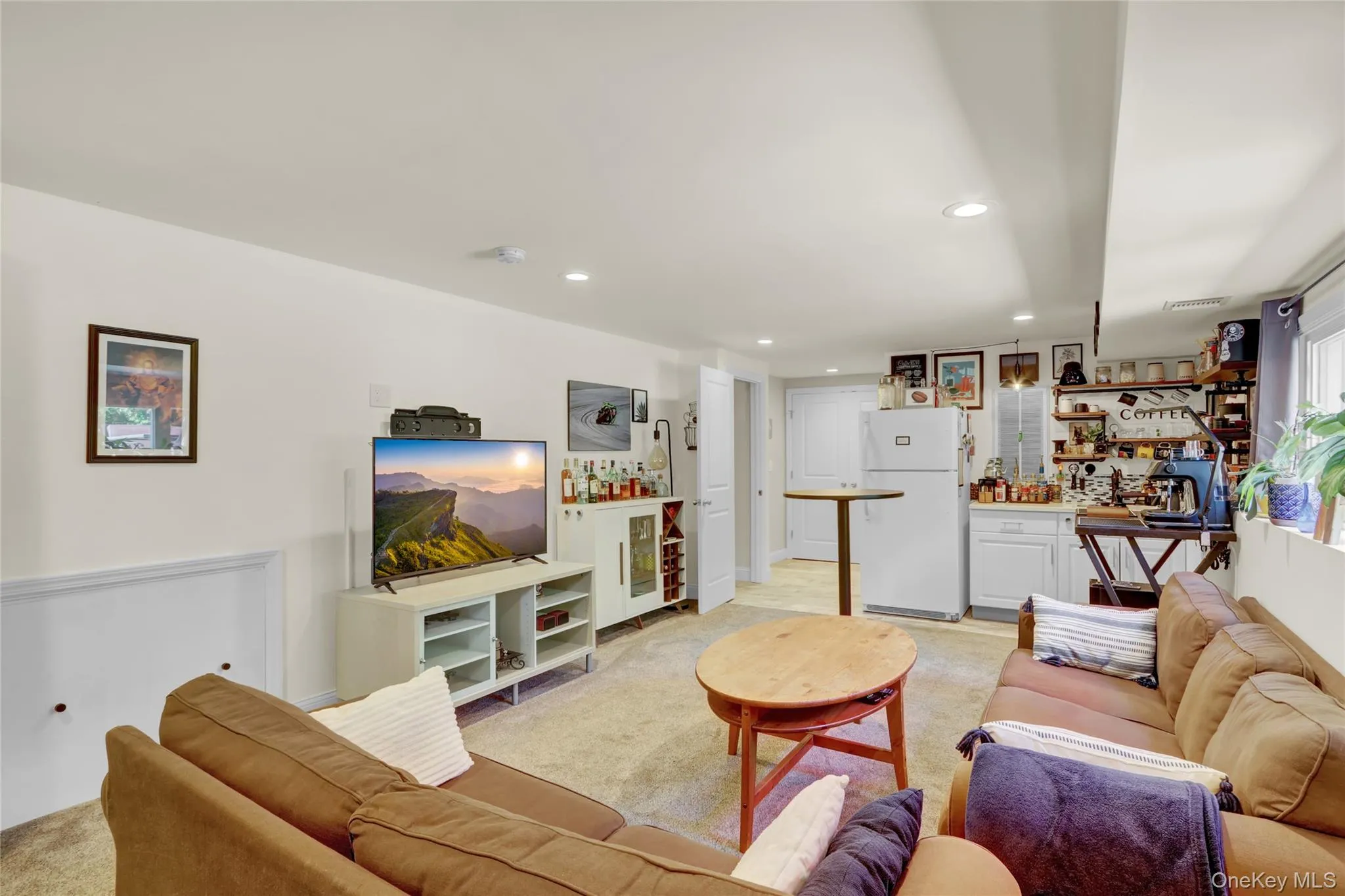 1 Burr Road, Huntington, NY, 4 Bedrooms Bedrooms, 7 Rooms Rooms,2 BathroomsBathrooms,Residential,For Rent,Burr,0,1016769 1 Burr Road, Huntington, NY, 4 Bedrooms Bedrooms, 7 Rooms Rooms,2 BathroomsBathrooms,Residential,For Rent,Burr,0,1016769