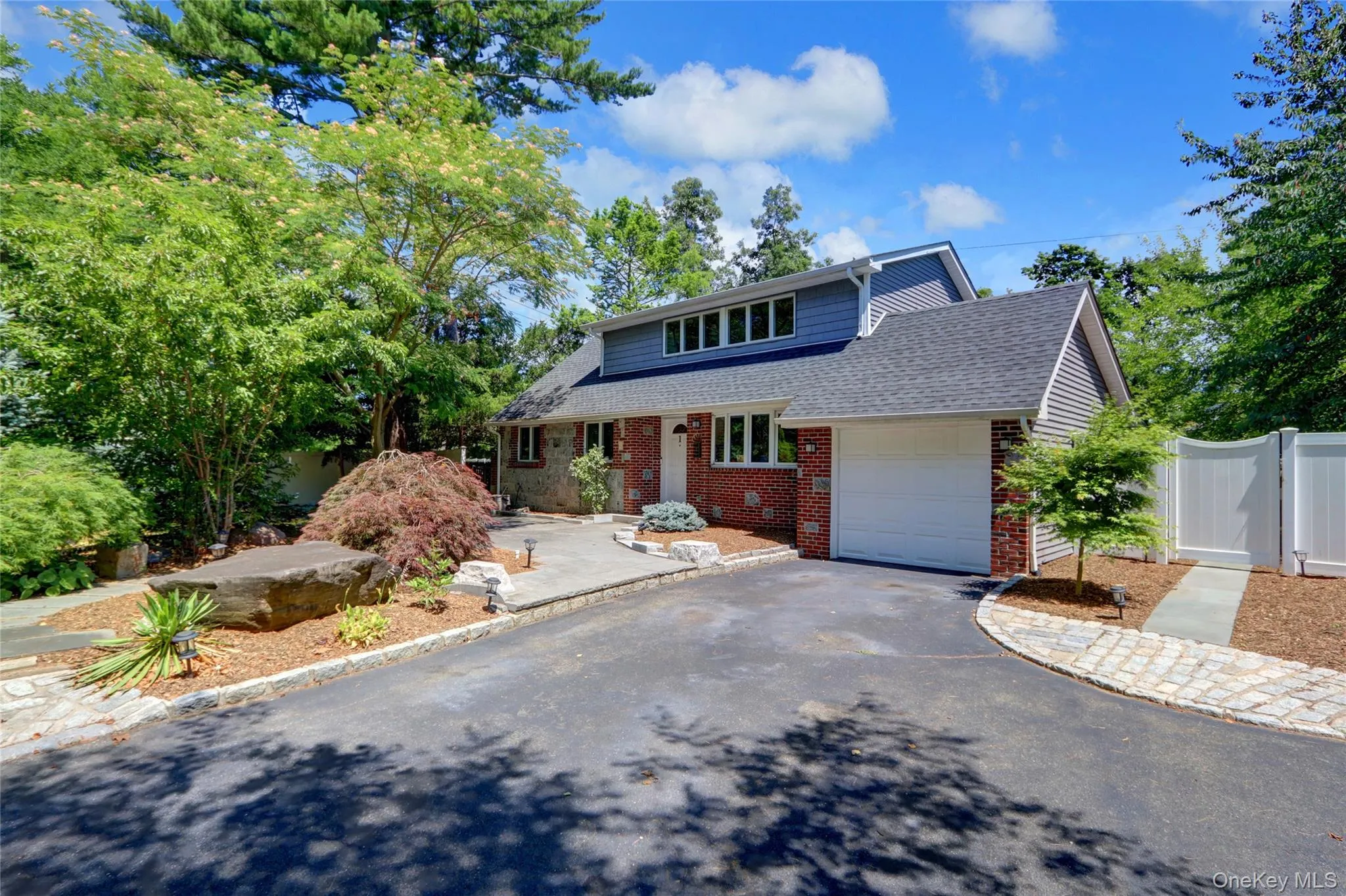 1 Burr Road, Huntington, NY, 4 Bedrooms Bedrooms, 7 Rooms Rooms,2 BathroomsBathrooms,Residential,For Rent,Burr,0,1016769 1 Burr Road, Huntington, NY, 4 Bedrooms Bedrooms, 7 Rooms Rooms,2 BathroomsBathrooms,Residential,For Rent,Burr,0,1016769