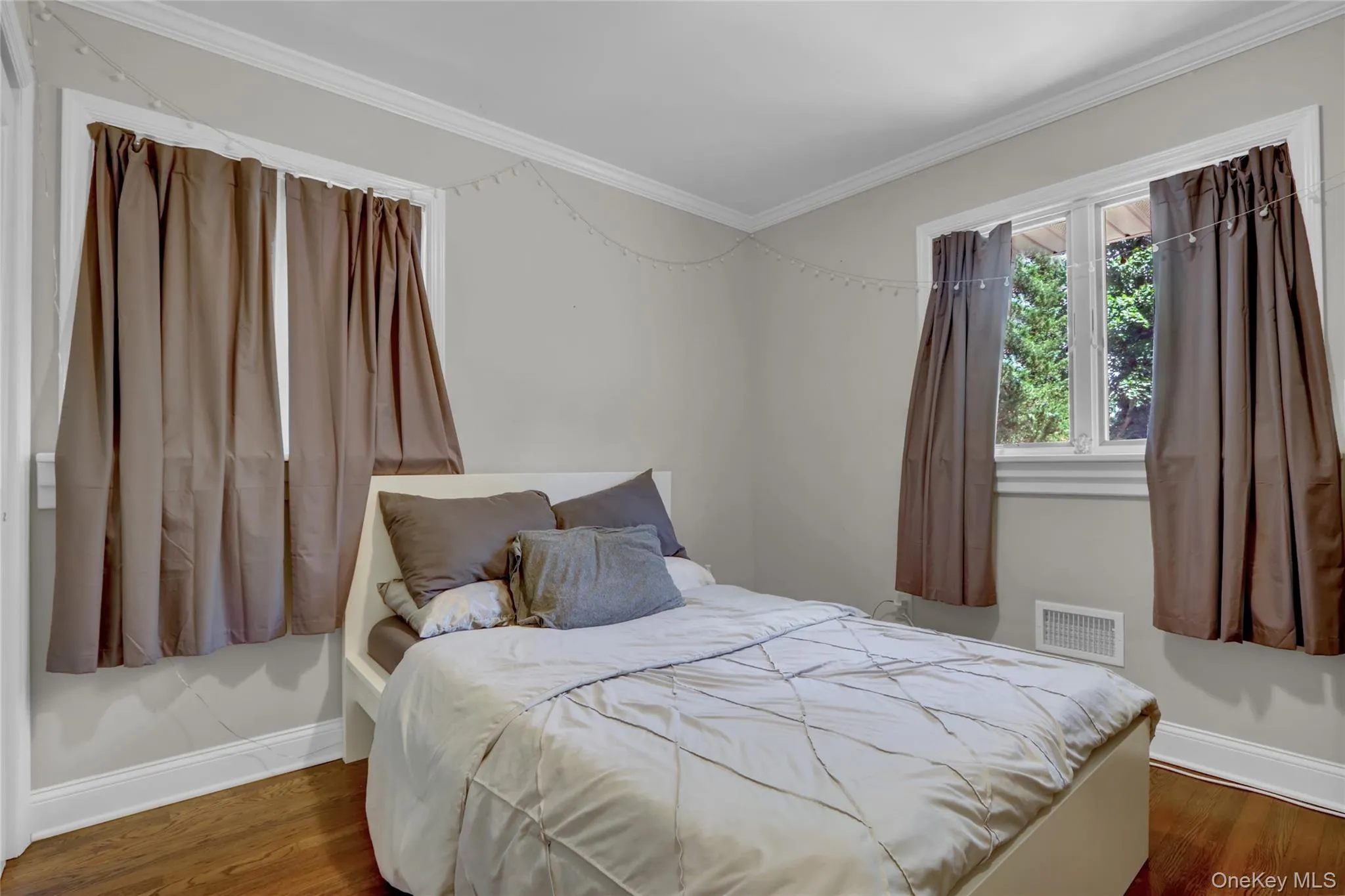 1 Burr Road, Huntington, NY, 4 Bedrooms Bedrooms, 7 Rooms Rooms,2 BathroomsBathrooms,Residential,For Rent,Burr,0,1016769 1 Burr Road, Huntington, NY, 4 Bedrooms Bedrooms, 7 Rooms Rooms,2 BathroomsBathrooms,Residential,For Rent,Burr,0,1016769
