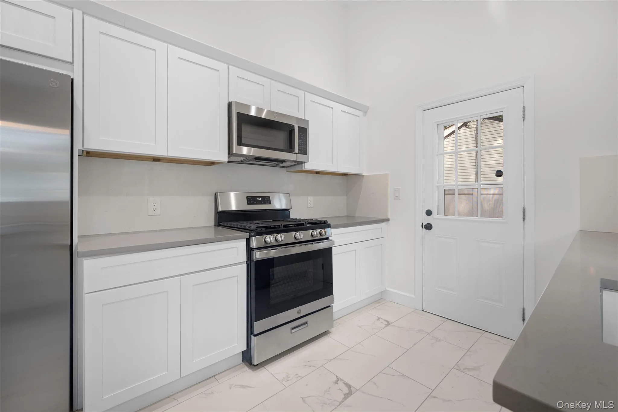 31 Foxwood Drive, Huntington, NY, 3 Bedrooms Bedrooms, 6 Rooms Rooms,2 BathroomsBathrooms,Residential,For Rent,Foxwood,0,KEY1016770 31 Foxwood Drive, Huntington, NY, 3 Bedrooms Bedrooms, 6 Rooms Rooms,2 BathroomsBathrooms,Residential,For Rent,Foxwood,0,KEY1016770