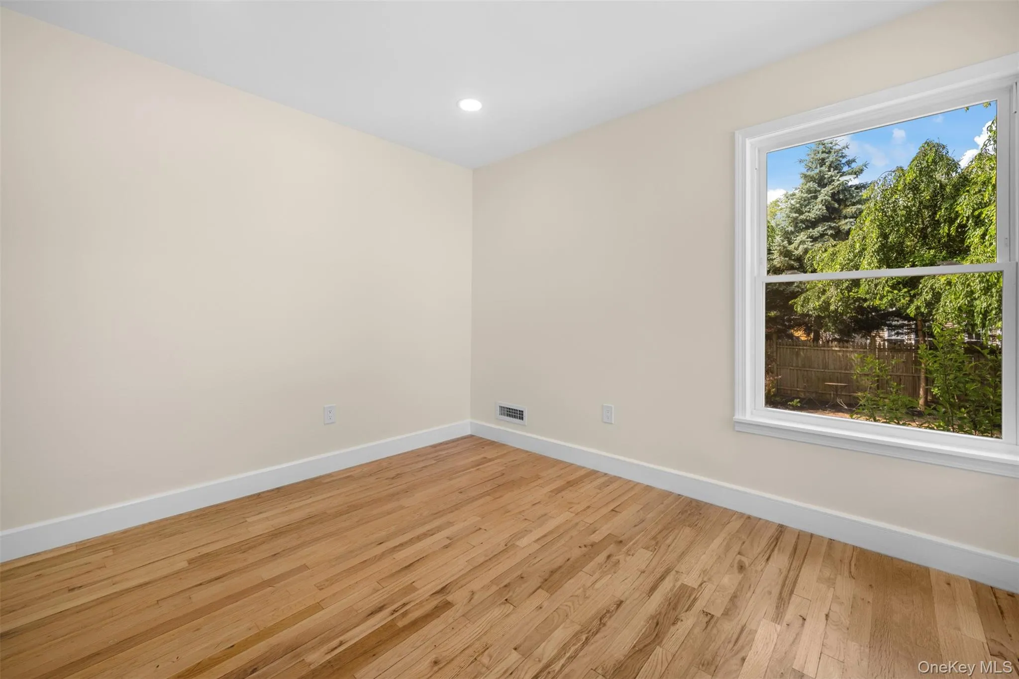 31 Foxwood Drive, Huntington, NY, 3 Bedrooms Bedrooms, 6 Rooms Rooms,2 BathroomsBathrooms,Residential,For Rent,Foxwood,0,KEY1016770 31 Foxwood Drive, Huntington, NY, 3 Bedrooms Bedrooms, 6 Rooms Rooms,2 BathroomsBathrooms,Residential,For Rent,Foxwood,0,KEY1016770