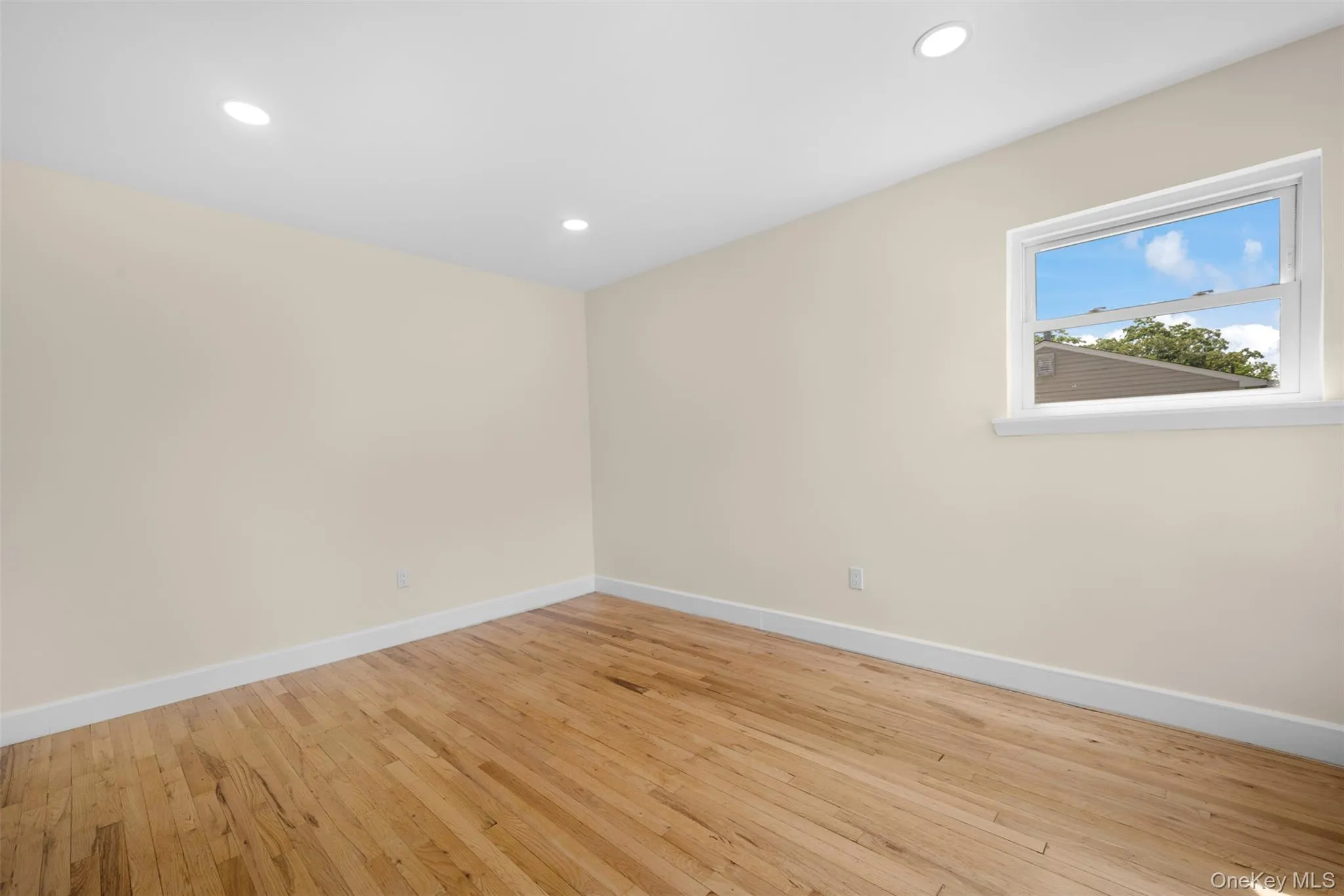 31 Foxwood Drive, Huntington, NY, 3 Bedrooms Bedrooms, 6 Rooms Rooms,2 BathroomsBathrooms,Residential,For Rent,Foxwood,0,KEY1016770 31 Foxwood Drive, Huntington, NY, 3 Bedrooms Bedrooms, 6 Rooms Rooms,2 BathroomsBathrooms,Residential,For Rent,Foxwood,0,KEY1016770