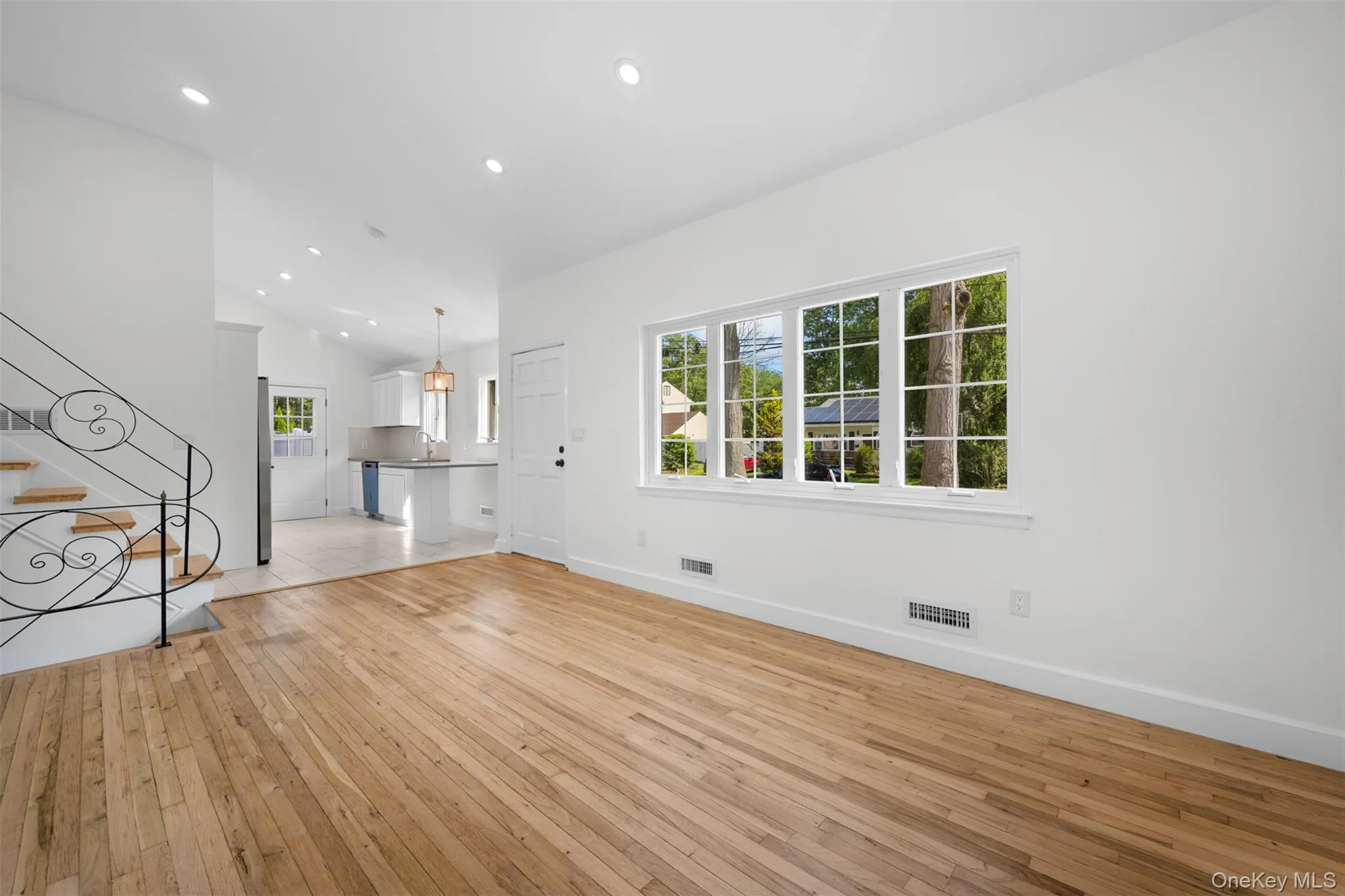 31 Foxwood Drive, Huntington, NY, 3 Bedrooms Bedrooms, 6 Rooms Rooms,2 BathroomsBathrooms,Residential,For Rent,Foxwood,0,KEY1016770 31 Foxwood Drive, Huntington, NY, 3 Bedrooms Bedrooms, 6 Rooms Rooms,2 BathroomsBathrooms,Residential,For Rent,Foxwood,0,KEY1016770