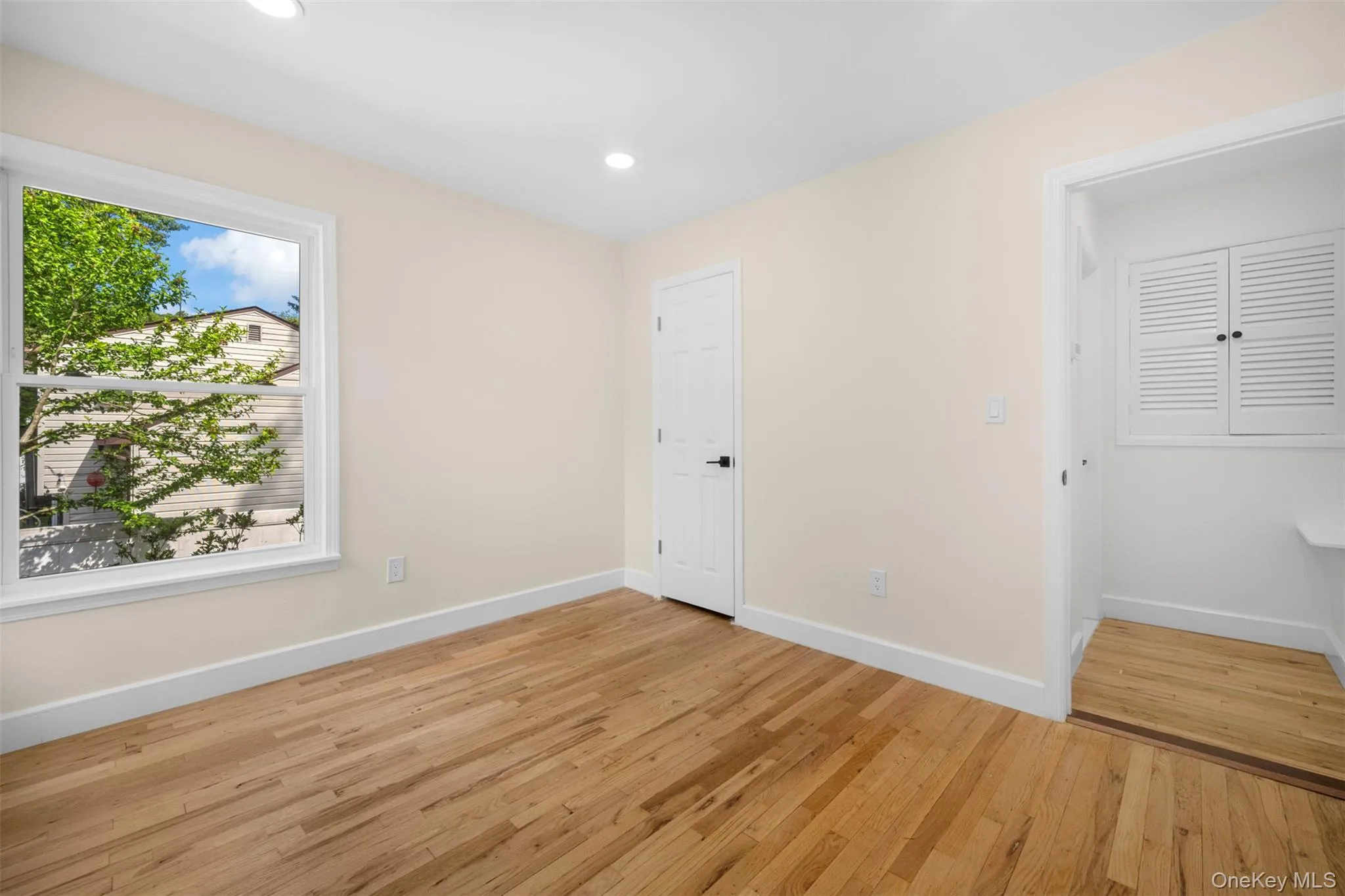 31 Foxwood Drive, Huntington, NY, 3 Bedrooms Bedrooms, 6 Rooms Rooms,2 BathroomsBathrooms,Residential,For Rent,Foxwood,0,KEY1016770 31 Foxwood Drive, Huntington, NY, 3 Bedrooms Bedrooms, 6 Rooms Rooms,2 BathroomsBathrooms,Residential,For Rent,Foxwood,0,KEY1016770