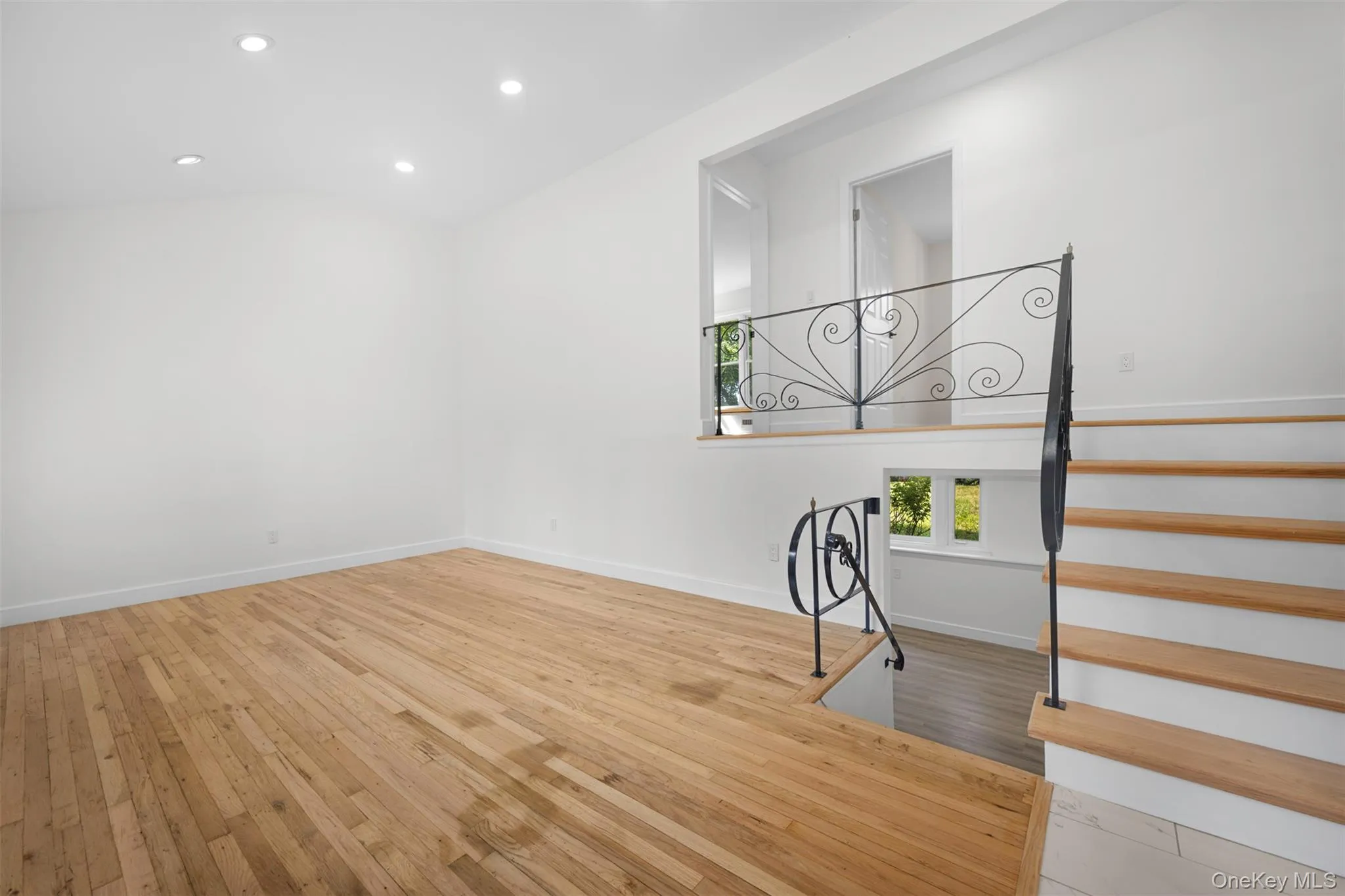 31 Foxwood Drive, Huntington, NY, 3 Bedrooms Bedrooms, 6 Rooms Rooms,2 BathroomsBathrooms,Residential,For Rent,Foxwood,0,KEY1016770 31 Foxwood Drive, Huntington, NY, 3 Bedrooms Bedrooms, 6 Rooms Rooms,2 BathroomsBathrooms,Residential,For Rent,Foxwood,0,KEY1016770