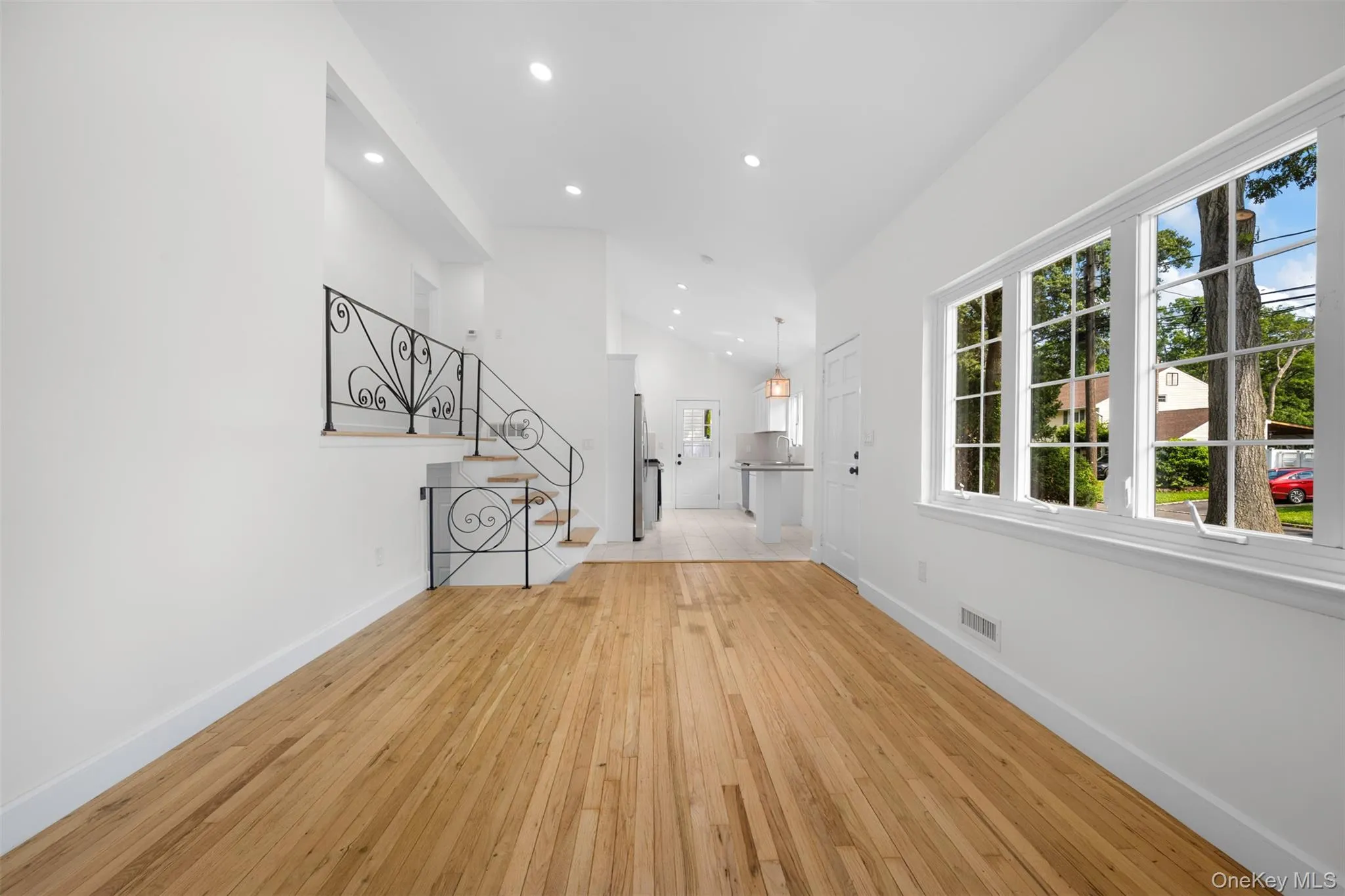 31 Foxwood Drive, Huntington, NY, 3 Bedrooms Bedrooms, 6 Rooms Rooms,2 BathroomsBathrooms,Residential,For Rent,Foxwood,0,KEY1016770 31 Foxwood Drive, Huntington, NY, 3 Bedrooms Bedrooms, 6 Rooms Rooms,2 BathroomsBathrooms,Residential,For Rent,Foxwood,0,KEY1016770